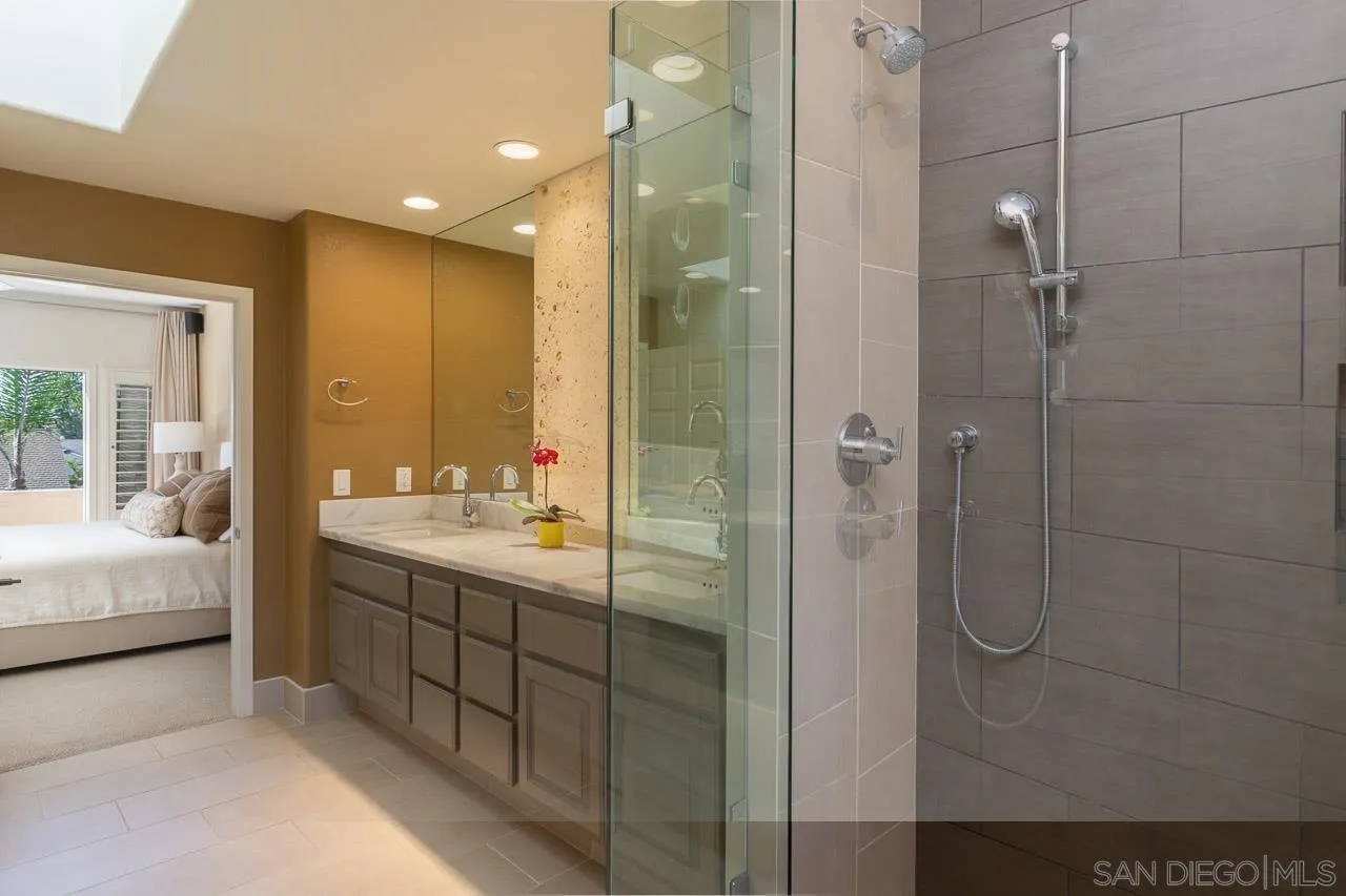 https://cdn.realtyfeed.com/cdn/127/260012115/1da700d25b2bfa72f26a614eb41eb539.webp