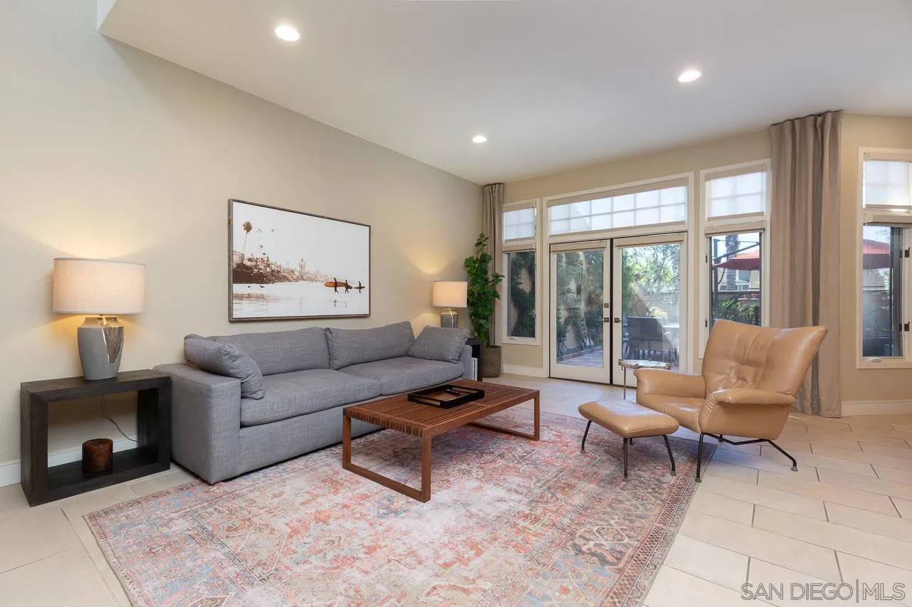 https://cdn.realtyfeed.com/cdn/127/260012115/56ad77990dedcaa2de01268611a70cf6.webp