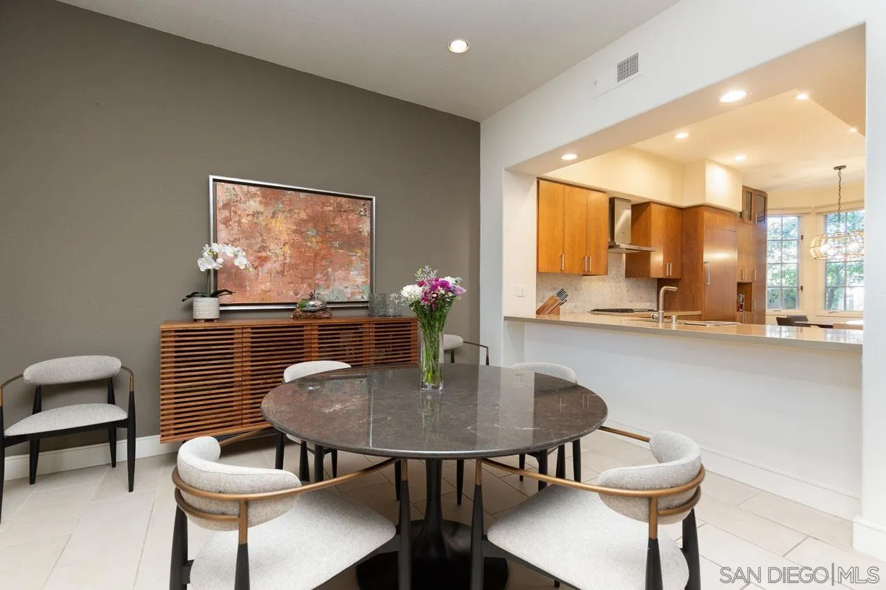 https://cdn.realtyfeed.com/cdn/127/260012115/797cf8b74ad620241a54c5f03ad5df34.webp