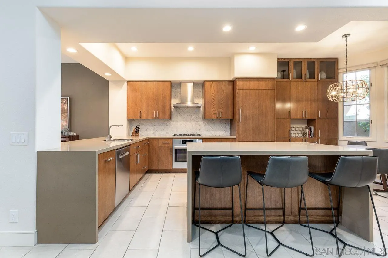 https://cdn.realtyfeed.com/cdn/127/260012115/ec59c9702f16dc7477de4a17ff06322b.webp