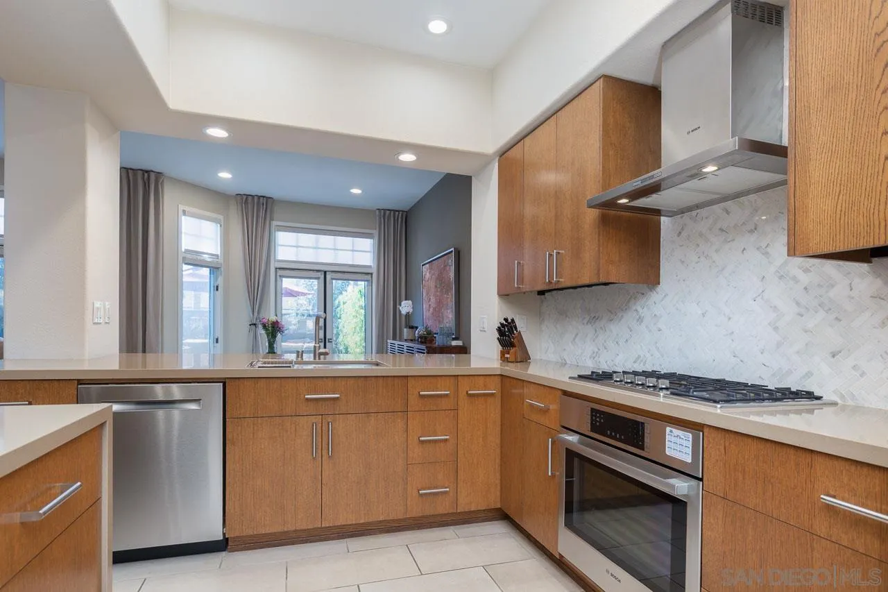https://cdn.realtyfeed.com/cdn/127/260012115/f38f97f5bf5a2f4a815a31bd9c583223.webp