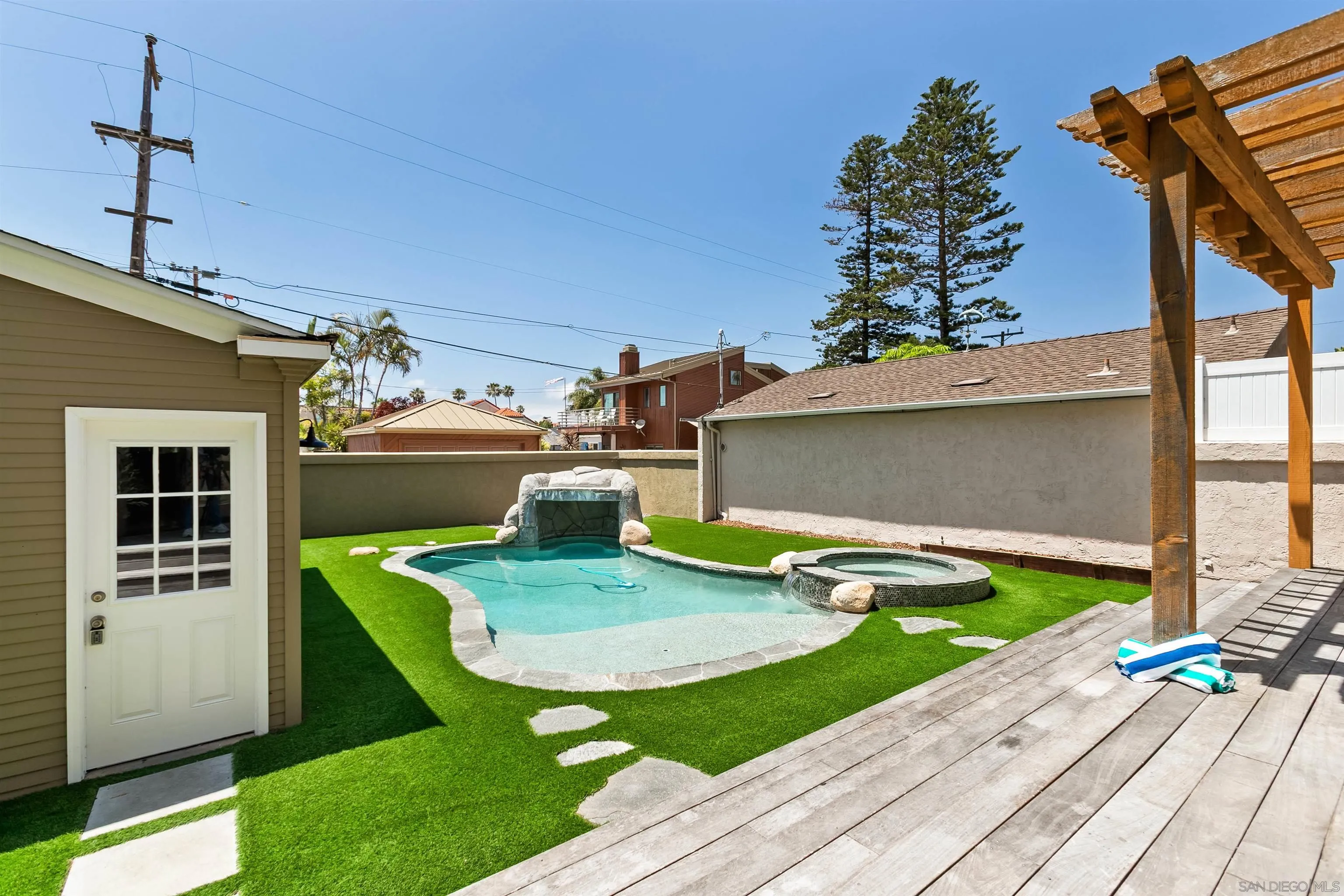 https://cdn.realtyfeed.com/cdn/127/260012118/079176ac03667ff1d5a6cfb19c255aee.webp