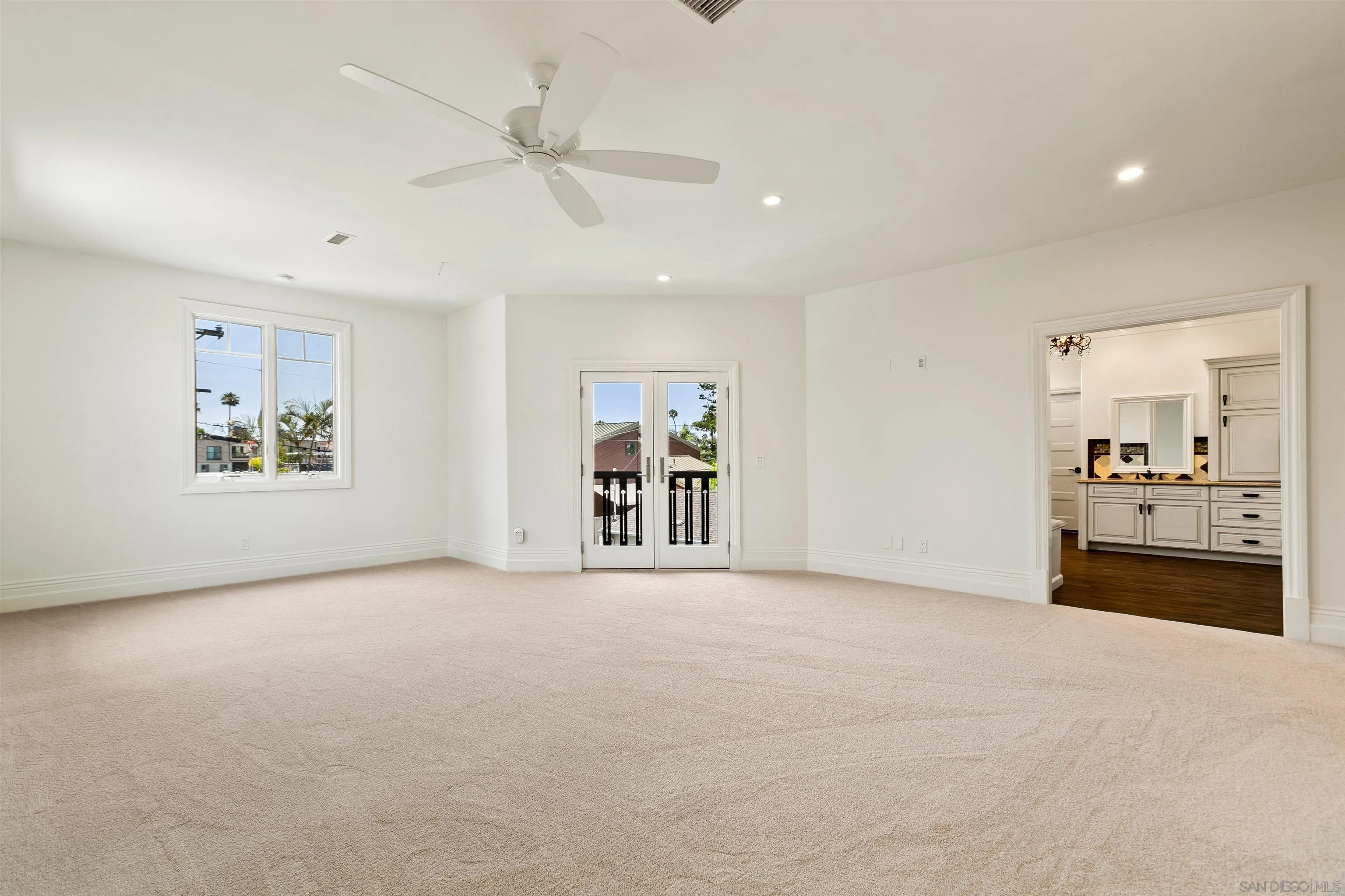 https://cdn.realtyfeed.com/cdn/127/260012118/675c935b31fe8da2d3d221d92f399096.webp