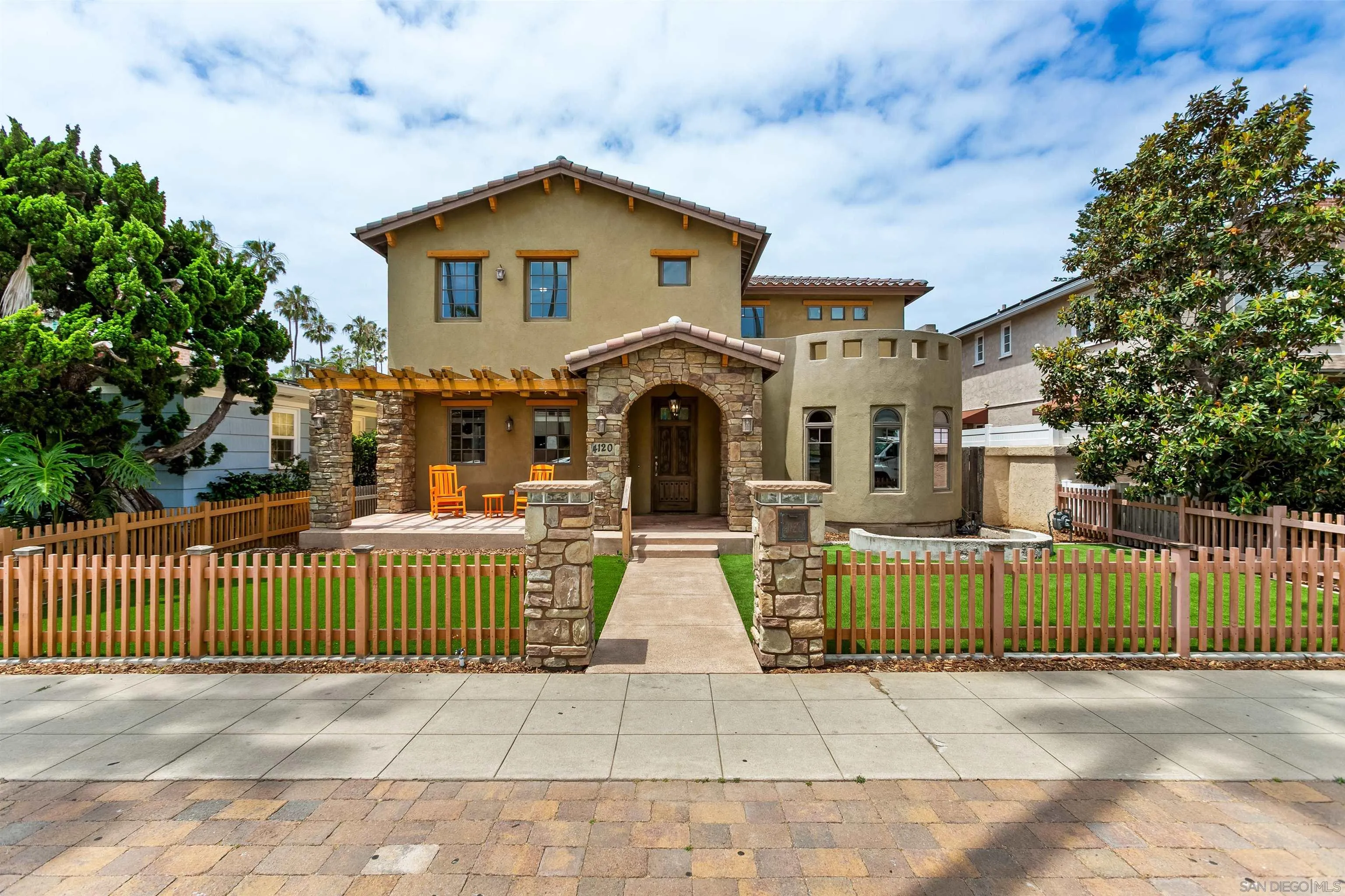 https://cdn.realtyfeed.com/cdn/127/260012118/7857091379d2ee6e2855a62e7752a348.webp