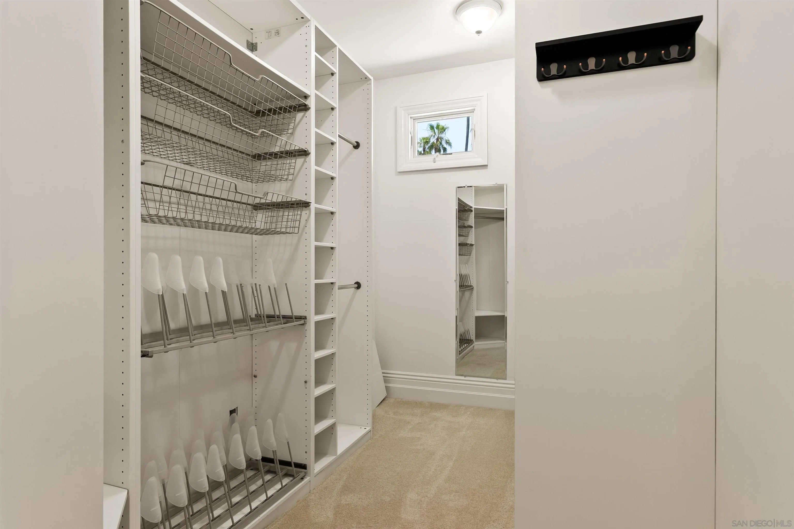 https://cdn.realtyfeed.com/cdn/127/260012118/b38dcccf7dadaa0dbd46de17a815386a.webp