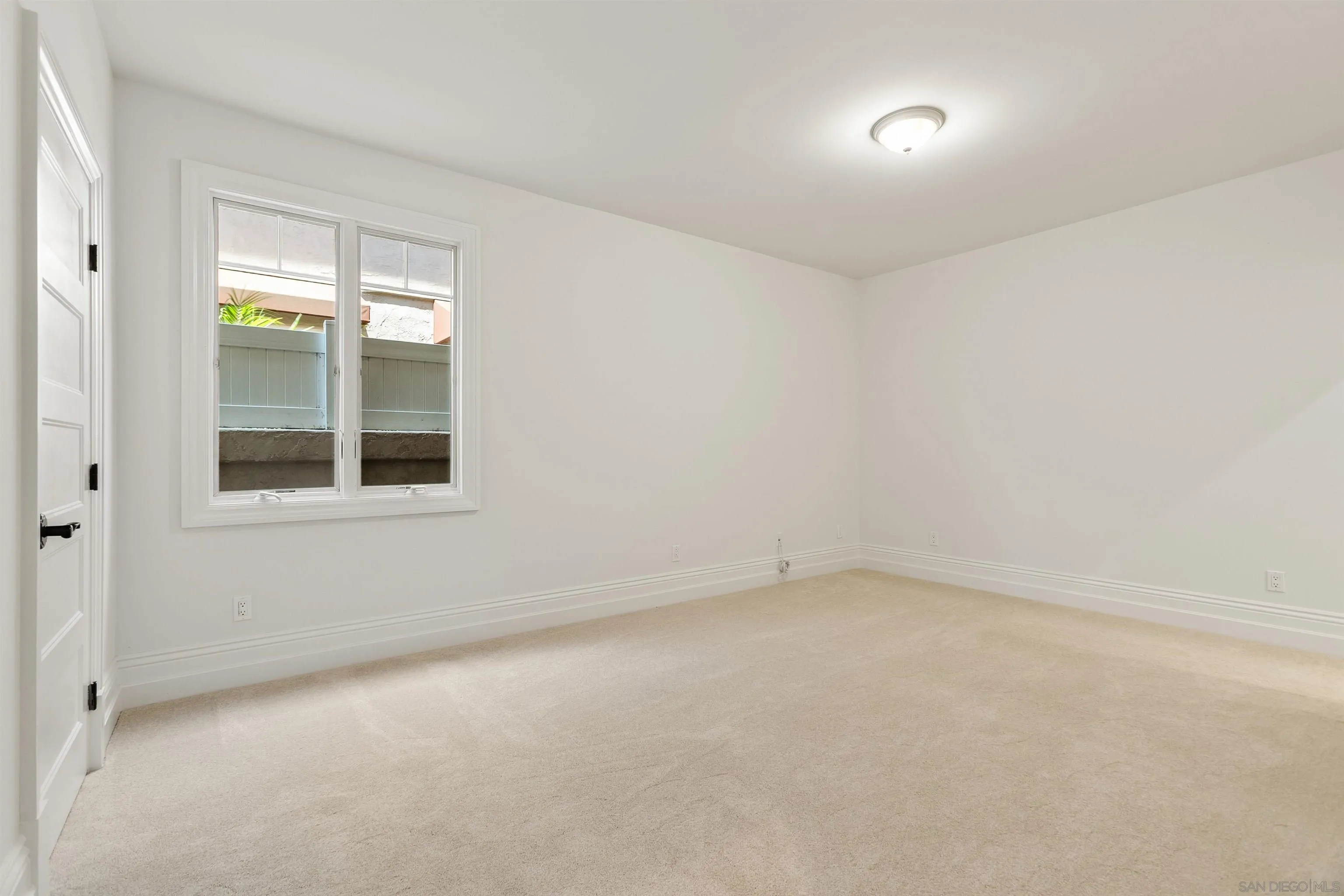 https://cdn.realtyfeed.com/cdn/127/260012118/c5c39e3fb008b98deb0bb2851297691d.webp