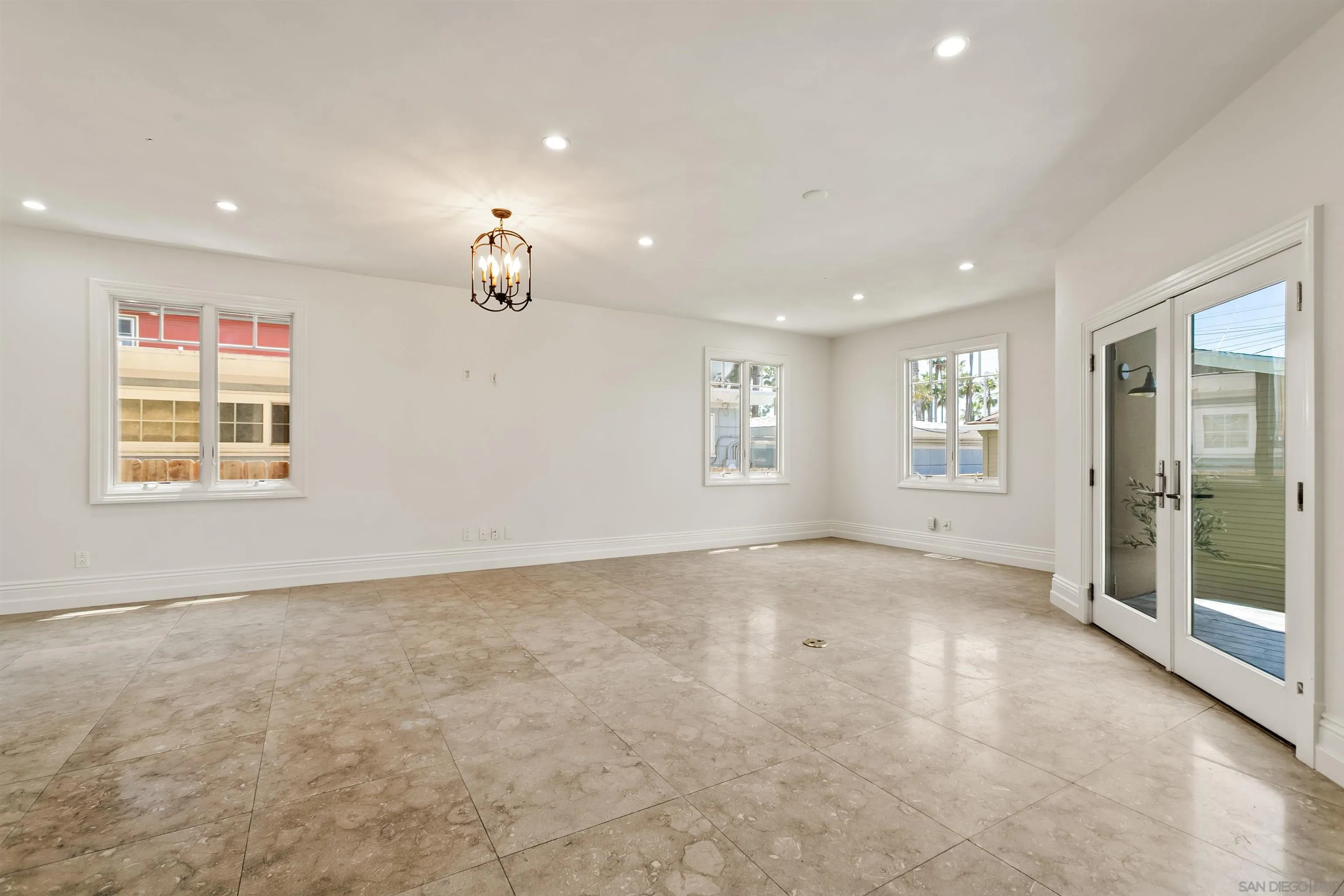 https://cdn.realtyfeed.com/cdn/127/260012118/dd072e045aabd272bf91c6a2f6840553.webp