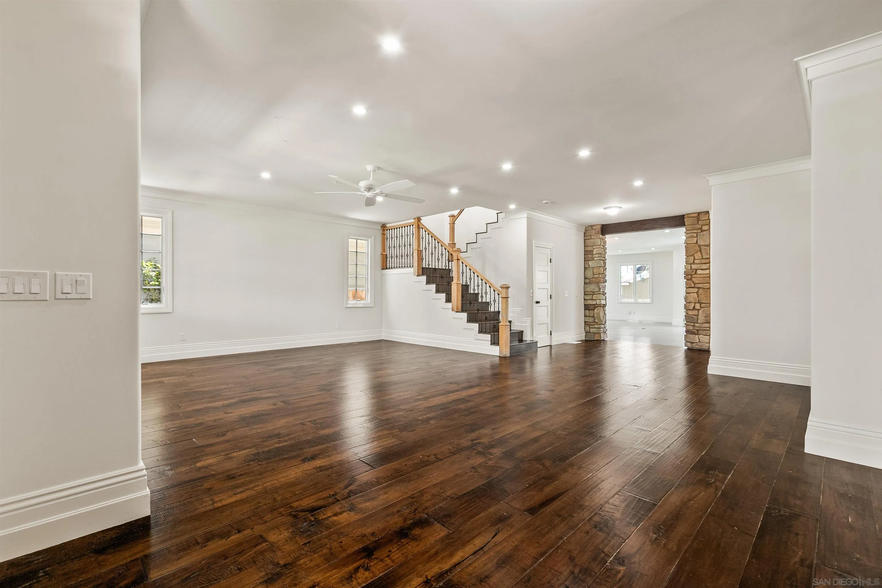 https://cdn.realtyfeed.com/cdn/127/260012118/e95093b4d35434c9aec85b90ecaeee94.webp