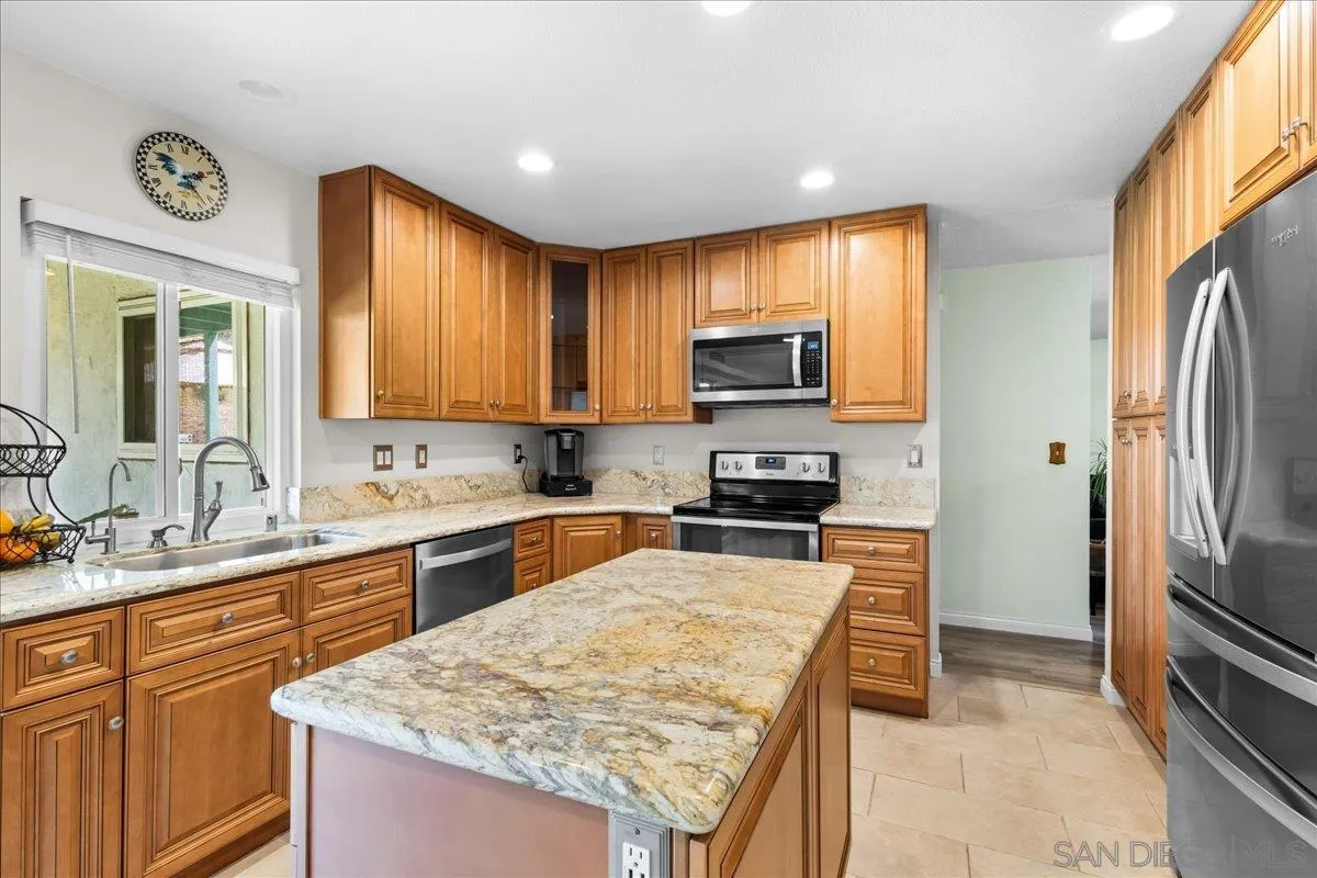 https://cdn.realtyfeed.com/cdn/127/260012119/88d7bbf92f92266b5213f37cbbbdc6ef.webp