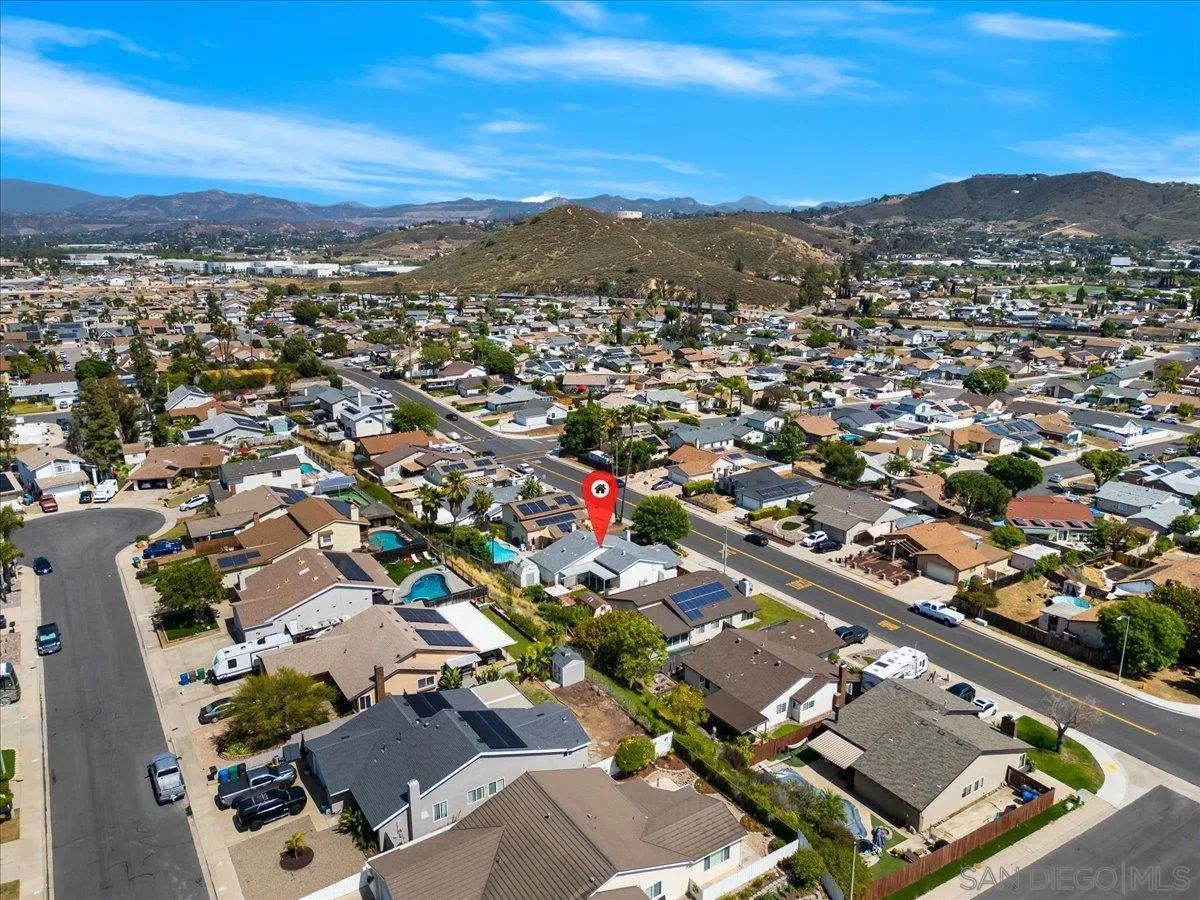 https://cdn.realtyfeed.com/cdn/127/260012119/89b41eb55512801766f1f4724de973e8.webp