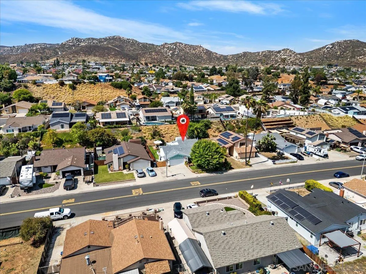 https://cdn.realtyfeed.com/cdn/127/260012119/b300e5ab88fe46f5a3ebe385f0a5b8aa.webp