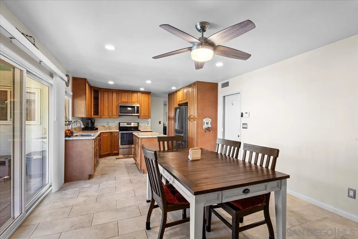 https://cdn.realtyfeed.com/cdn/127/260012119/fcd20d7bcecfb93120d14428d1c984ba.webp