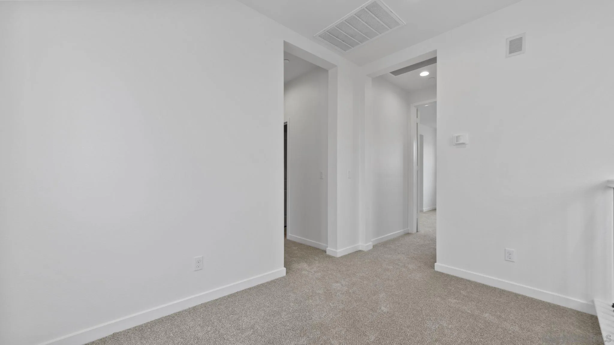 https://cdn.realtyfeed.com/cdn/127/260012121/19b9ee42059c19e431d58d86370fdc45.webp