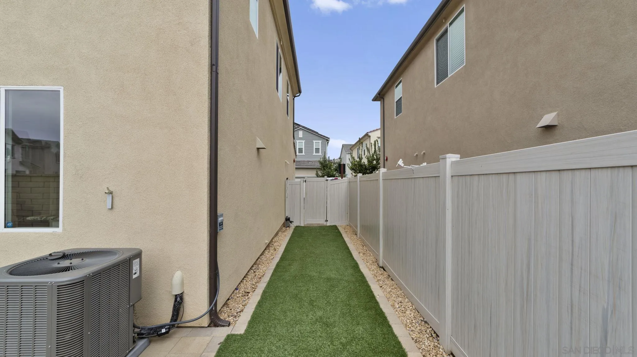 https://cdn.realtyfeed.com/cdn/127/260012121/1f6536f70aab67a1d86df333ab8c4fa6.webp
