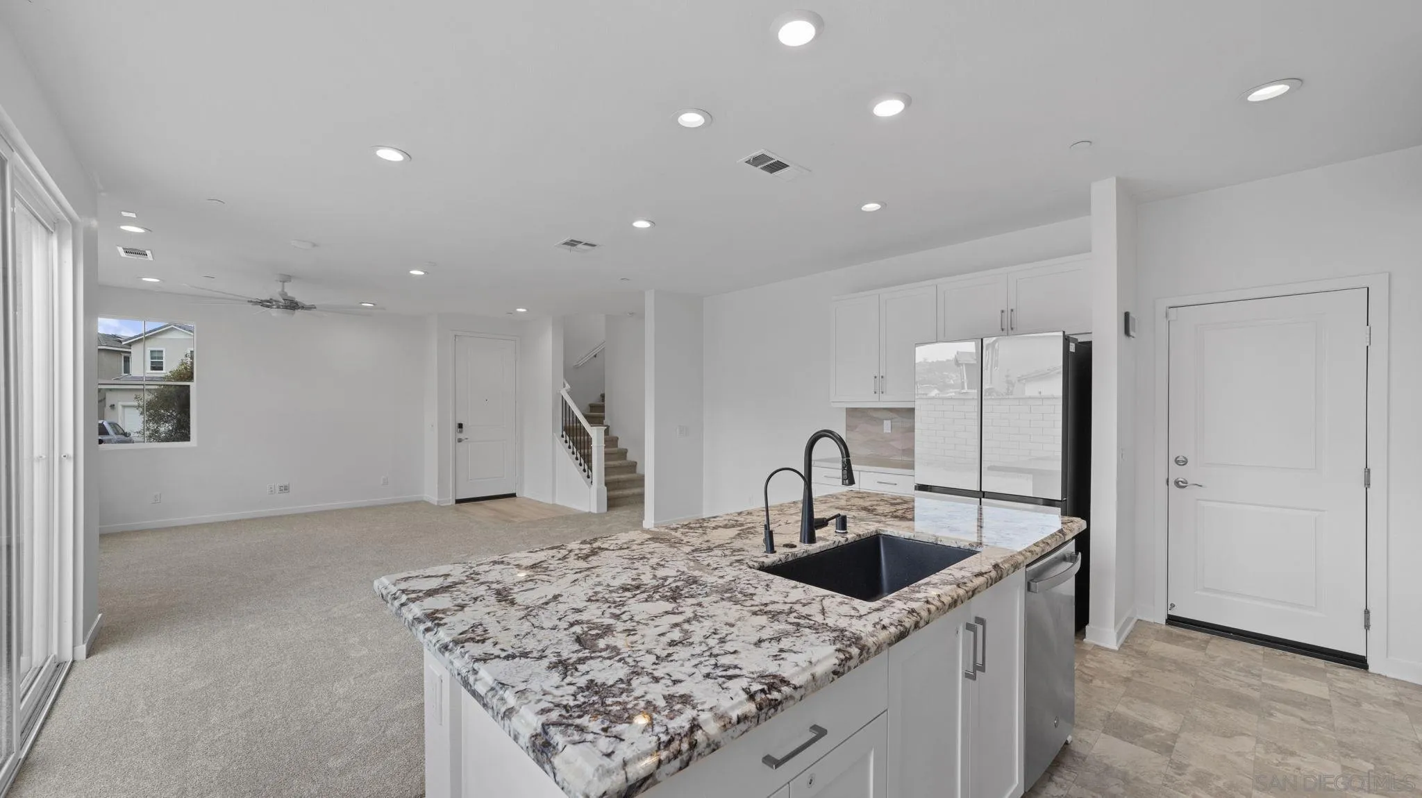 https://cdn.realtyfeed.com/cdn/127/260012121/6709c3ccde86acab6ef65ff5e1586a2d.webp