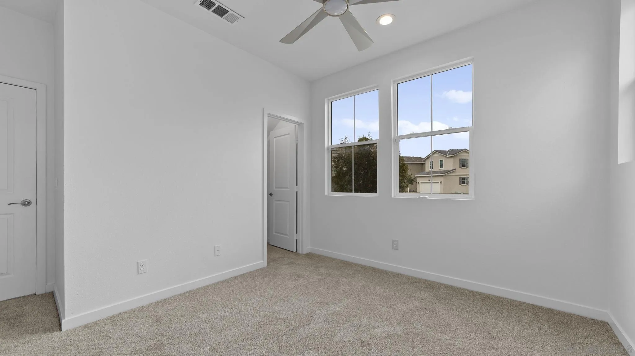 https://cdn.realtyfeed.com/cdn/127/260012121/80aef678bb87eb15a43d38231b56f622.webp