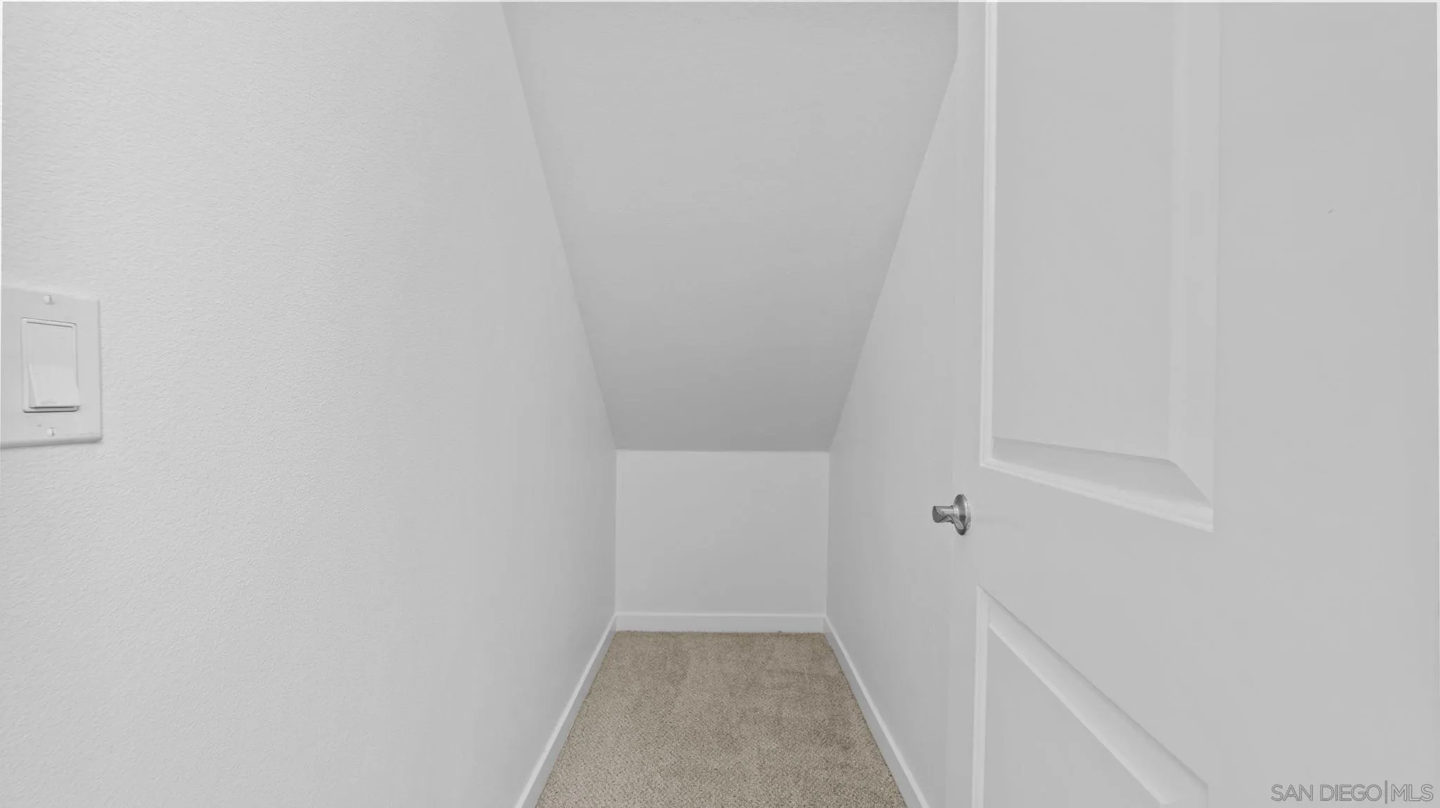 https://cdn.realtyfeed.com/cdn/127/260012121/96510bd9ff416e2f2d4083581441d4cf.webp