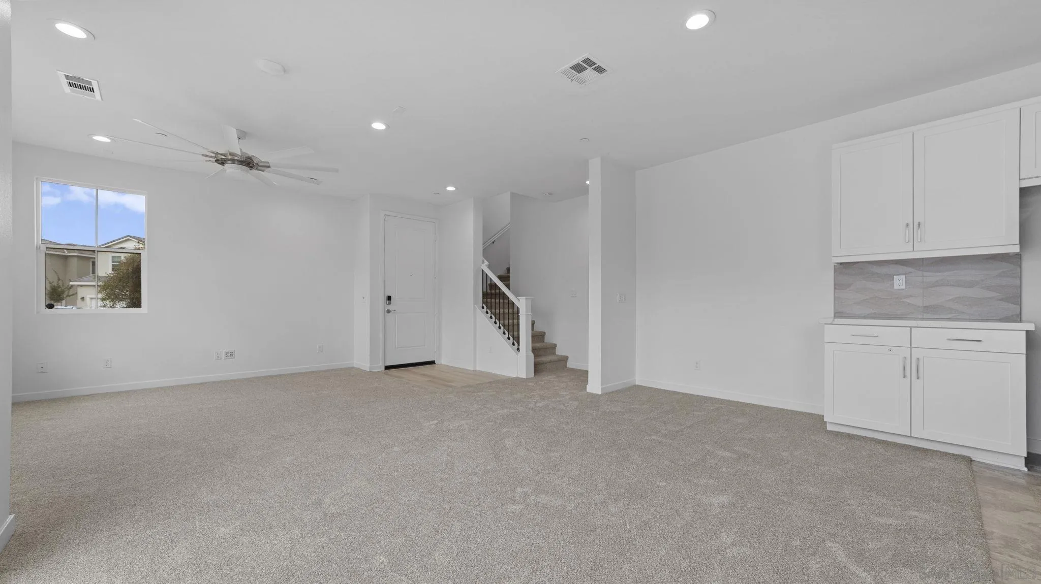 https://cdn.realtyfeed.com/cdn/127/260012121/aed68d78a162dacac2dd0b0cc070692d.webp