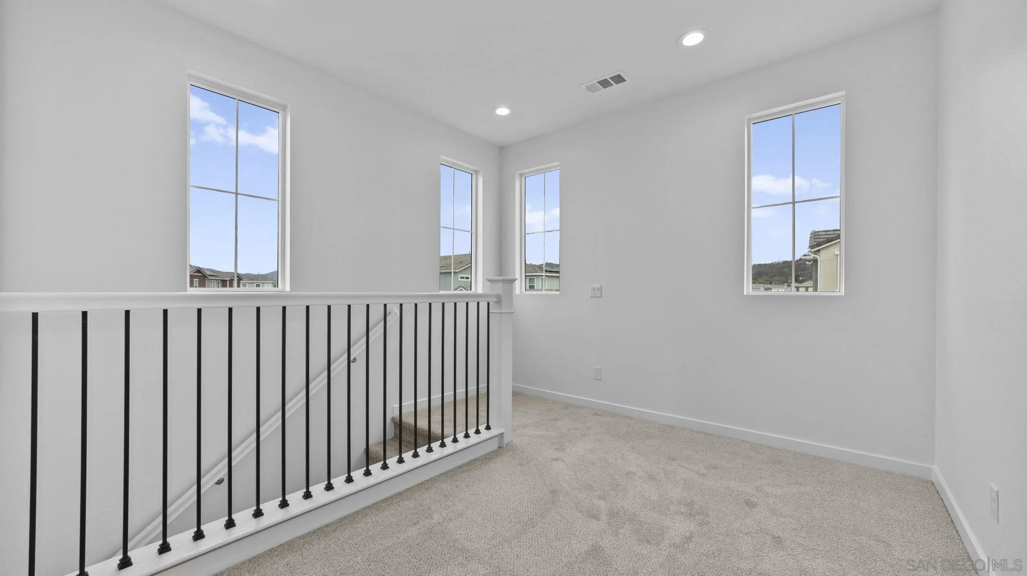 https://cdn.realtyfeed.com/cdn/127/260012121/e24276cbbeeee33c13bbb0659fb341bf.webp
