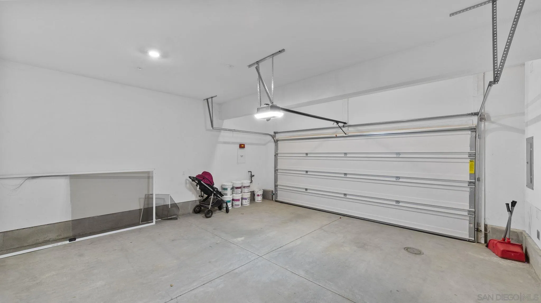 https://cdn.realtyfeed.com/cdn/127/260012121/ef63a6633fdcc8a69cc34738d476cd89.webp