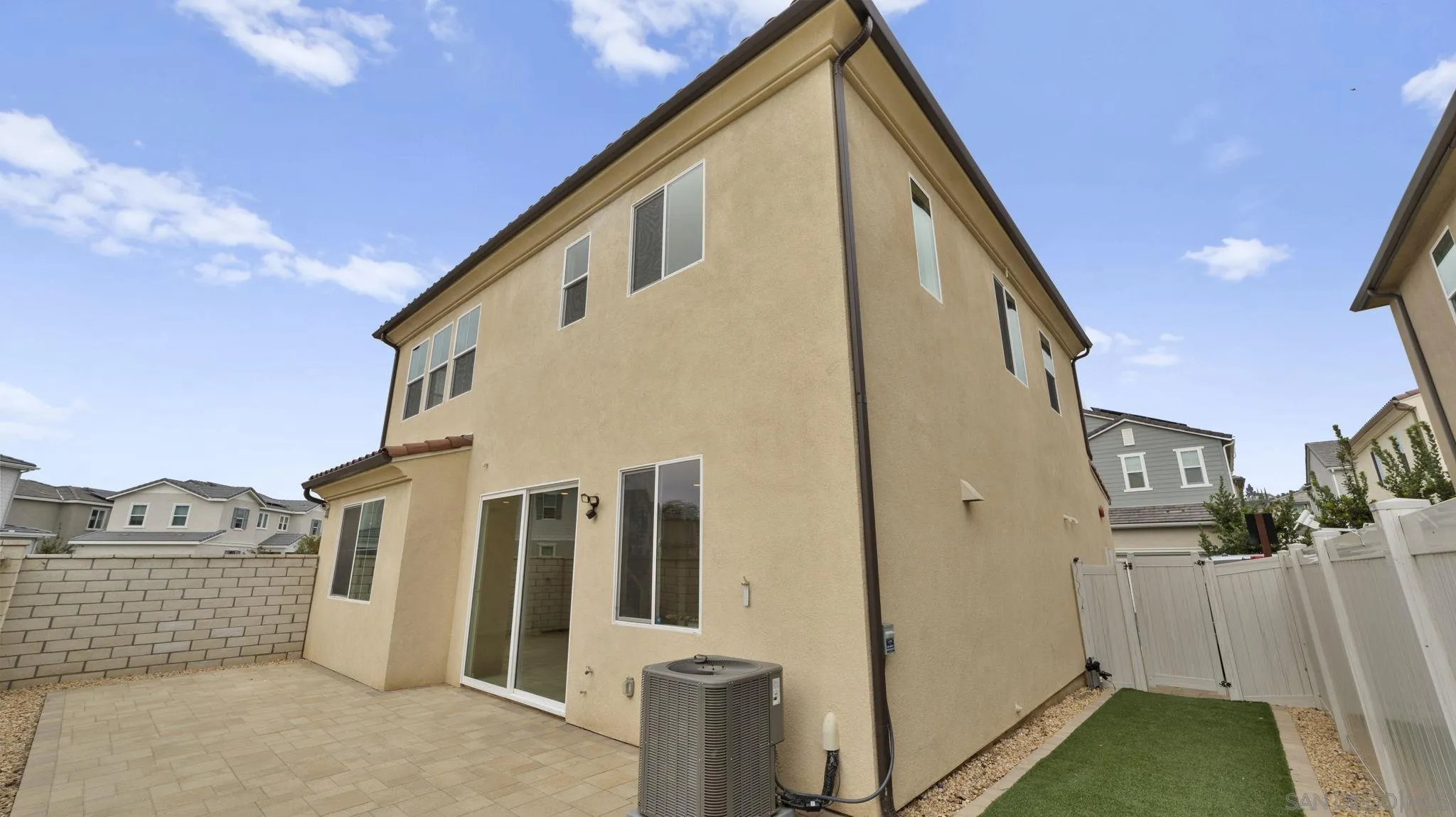 https://cdn.realtyfeed.com/cdn/127/260012121/f5e7b7bbf4d49f0186e8721fec6ff115.webp