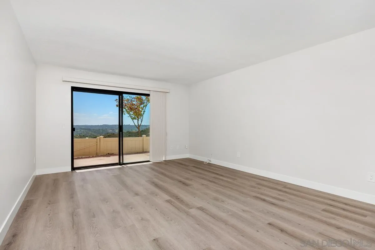 https://cdn.realtyfeed.com/cdn/127/260012128/269221159c7aa4932d2bc0d0e2540419.webp