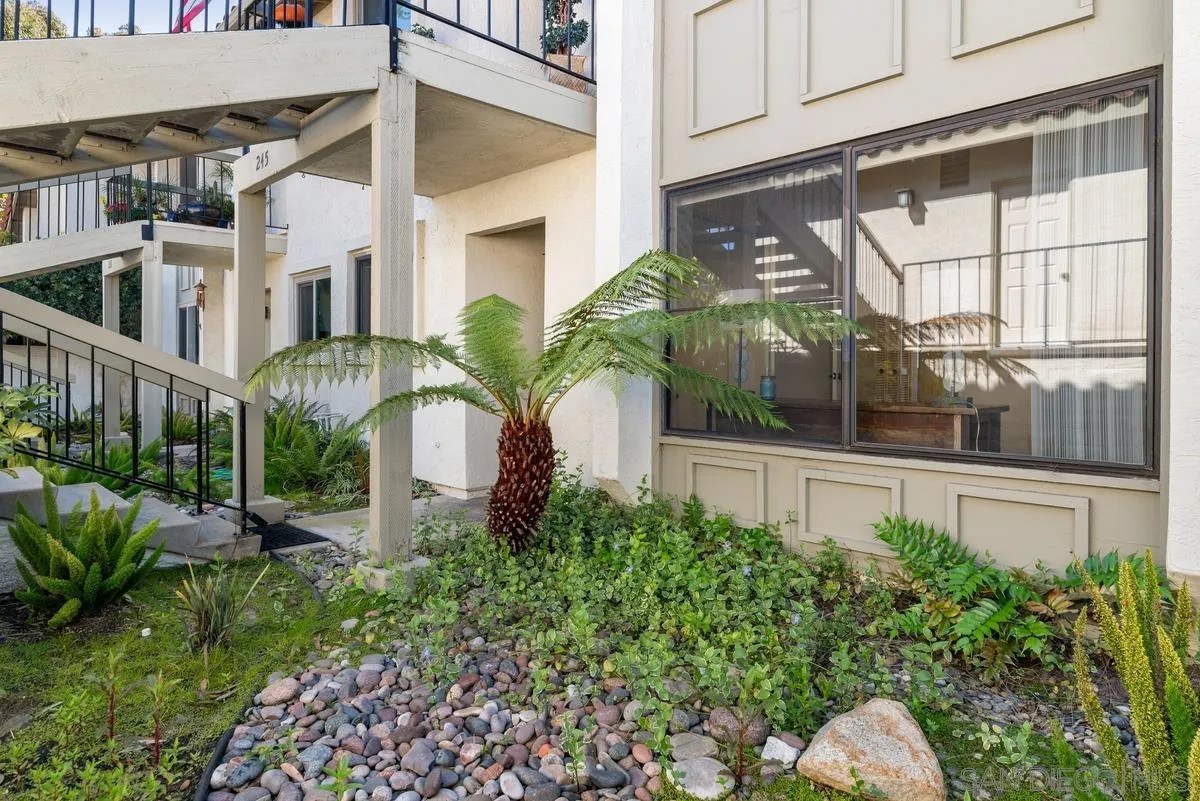 https://cdn.realtyfeed.com/cdn/127/260012128/4d5bd09195a3c068ece869e8799d545a.webp