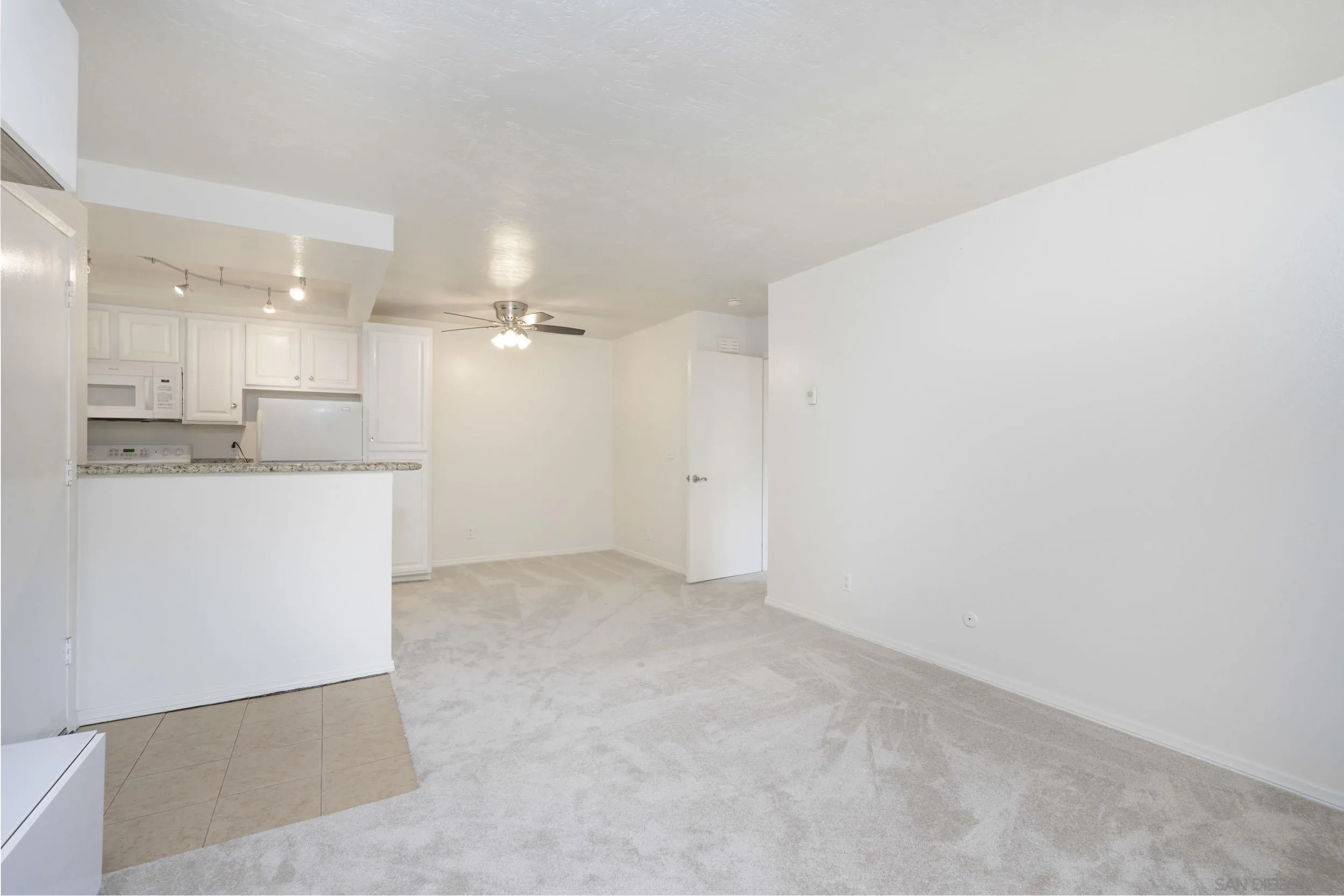 Photo #2: 260012129 Listing: Photo #2