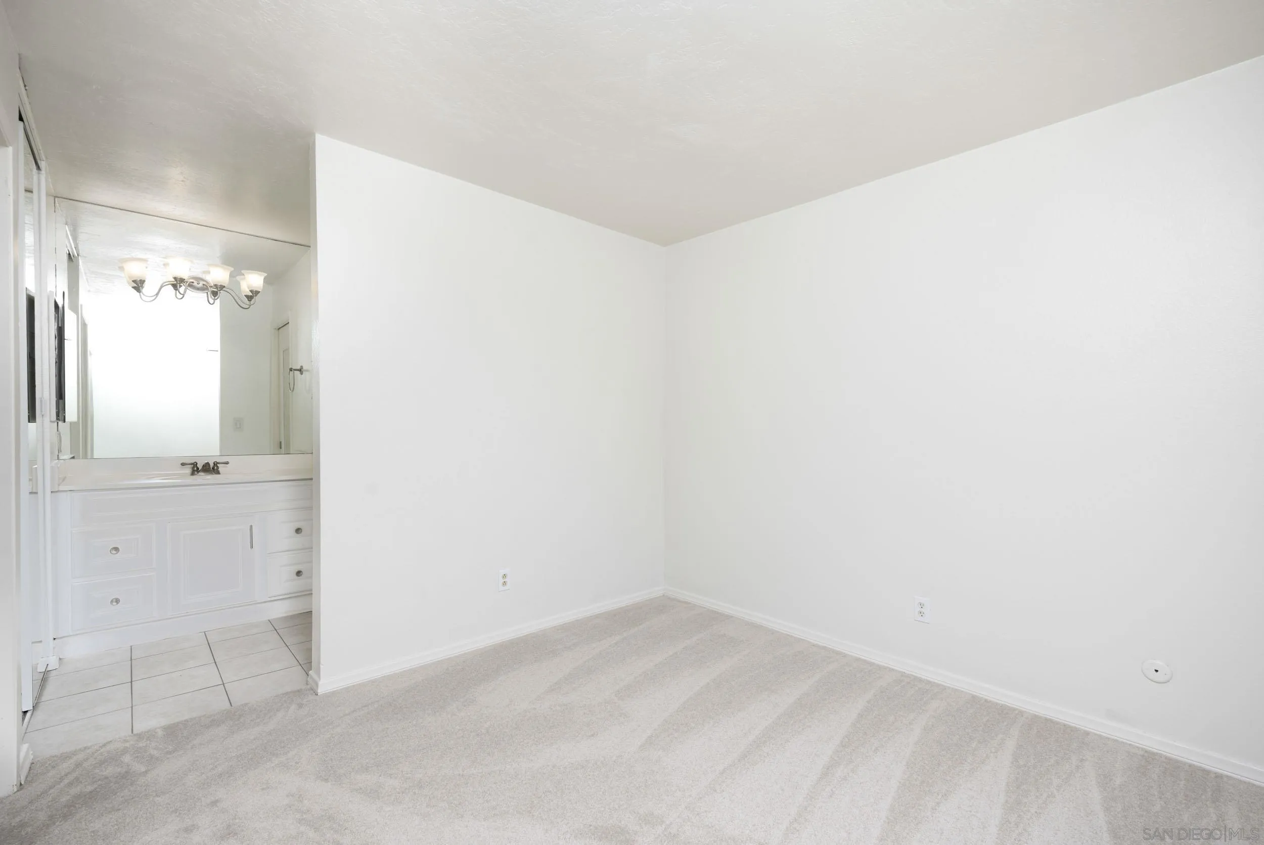 Photo #12: 260012129 Listing: Photo #12