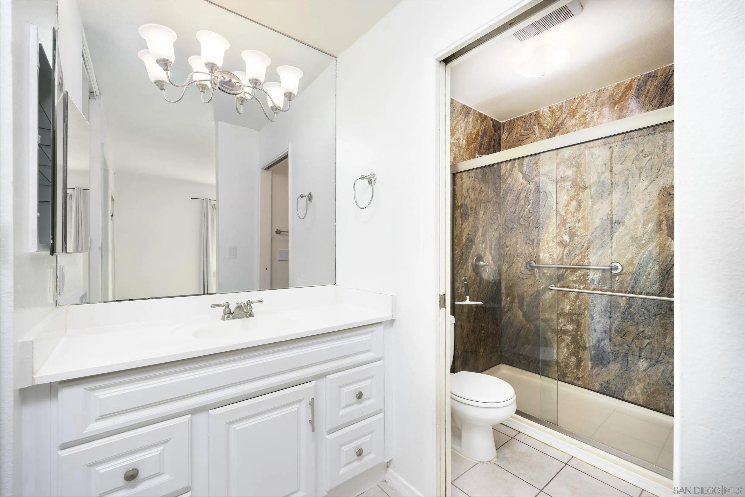 Photo #15: 260012129 Listing: Photo #15