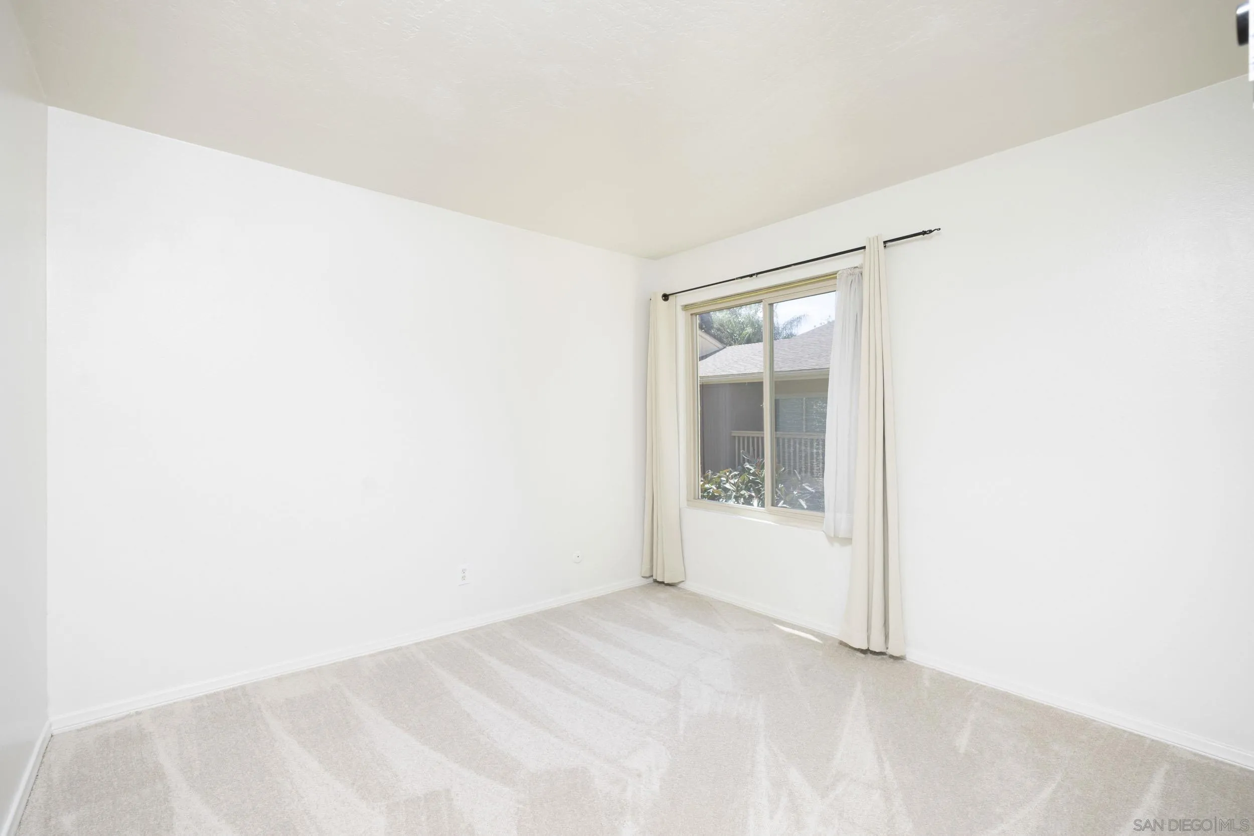 Photo #11: 260012129 Listing: Photo #11
