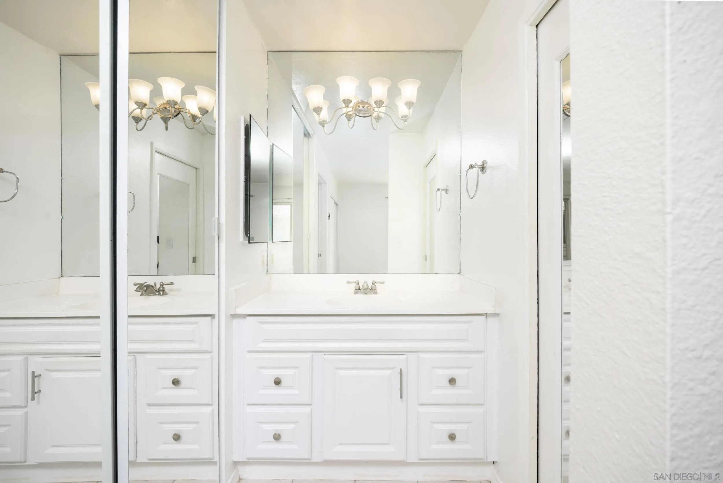 Photo #14: 260012129 Listing: Photo #14