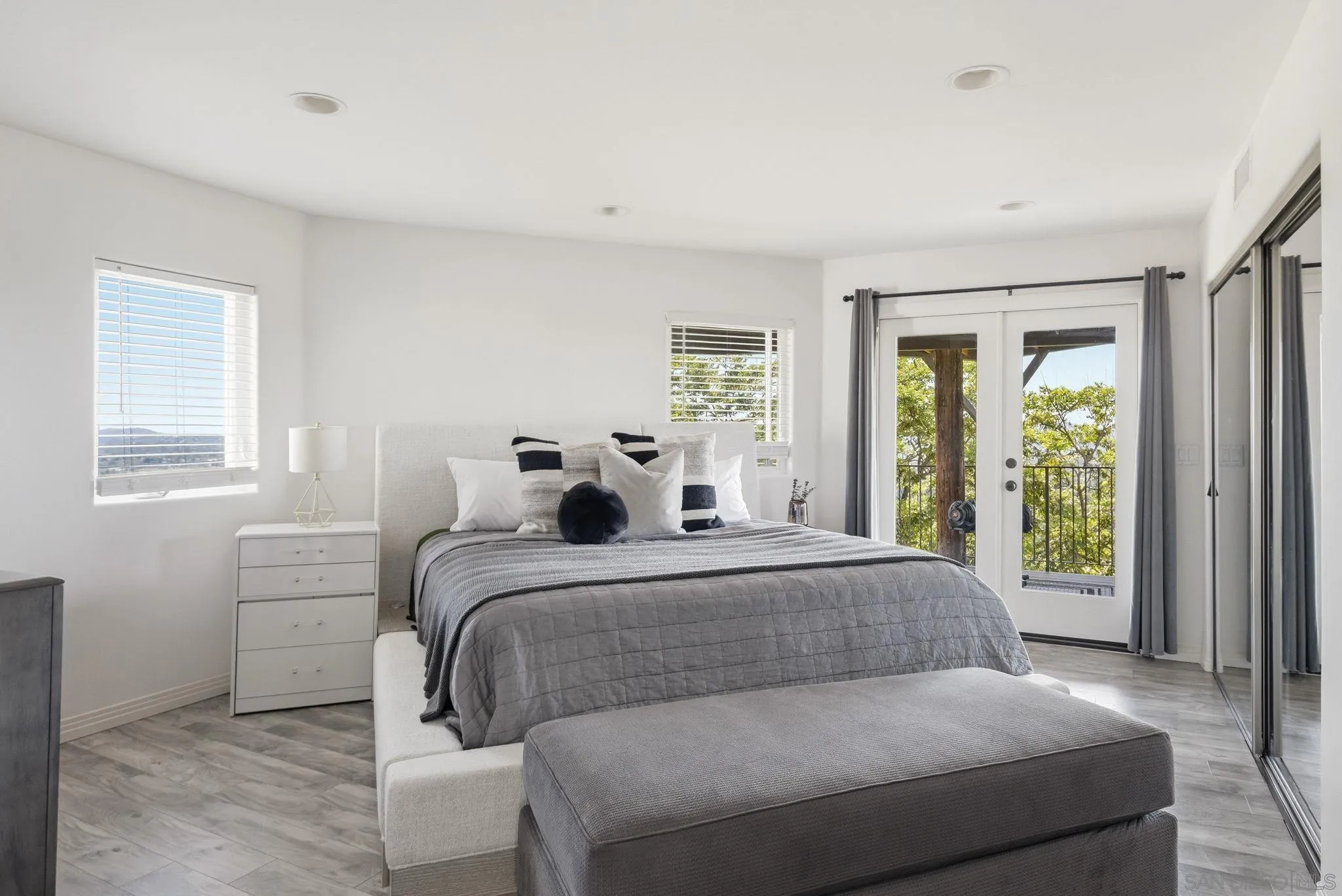 https://cdn.realtyfeed.com/cdn/127/260012131/10693d2e9d28da08558451c13273bc43.webp