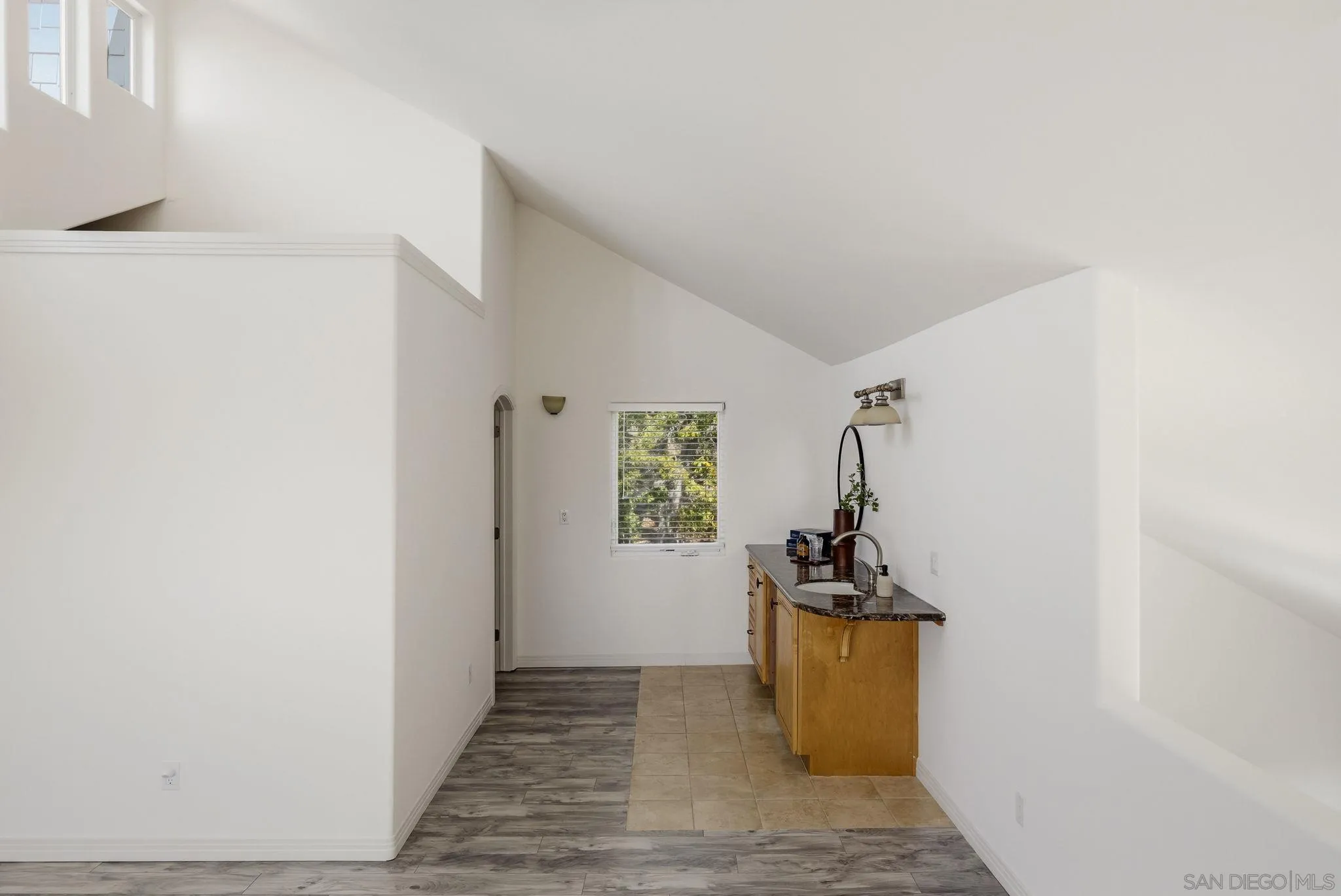 https://cdn.realtyfeed.com/cdn/127/260012131/68211b48a1c4d3f1aae11edb8ac8ca81.webp