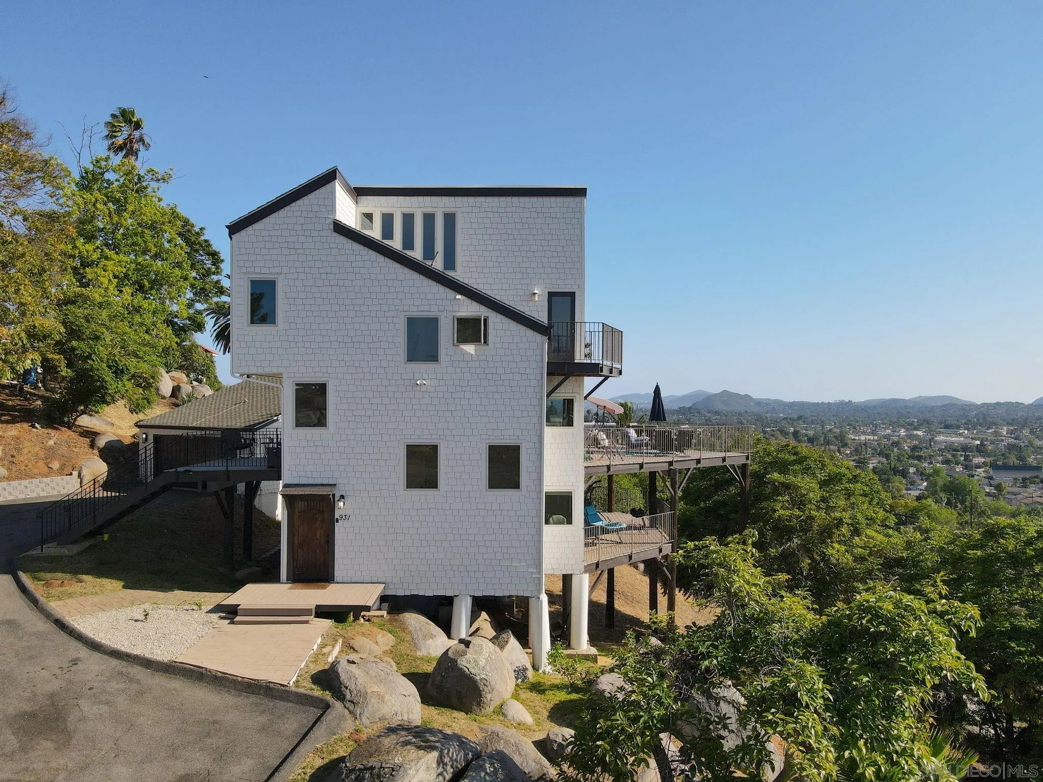 https://cdn.realtyfeed.com/cdn/127/260012131/964b2b86b87498471d94a487a4d4080c.webp