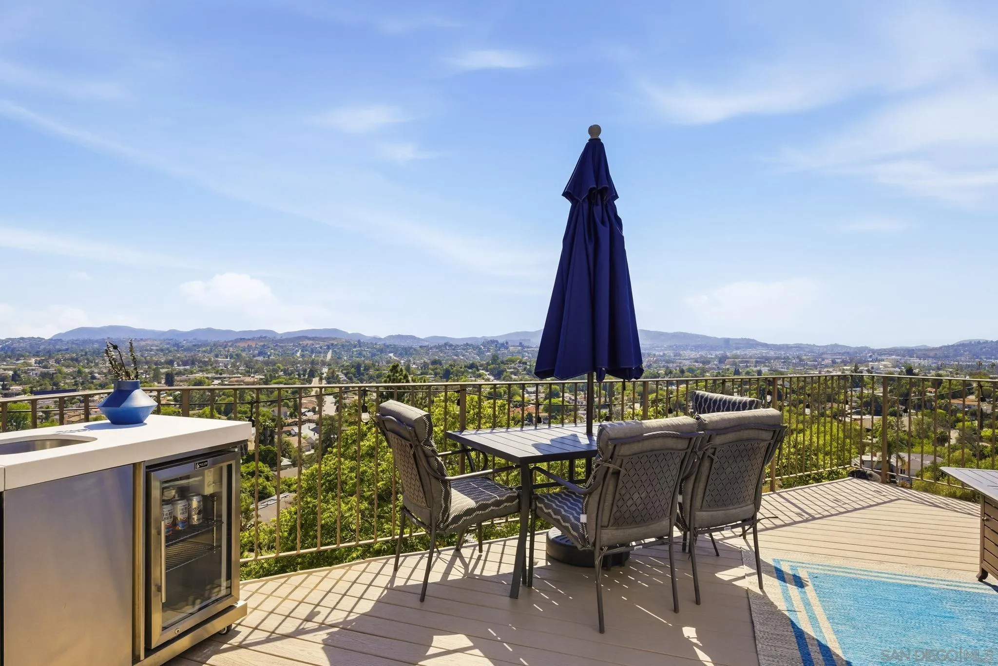 https://cdn.realtyfeed.com/cdn/127/260012131/b0fd43c91dce74a74dffb897b9be305b.webp