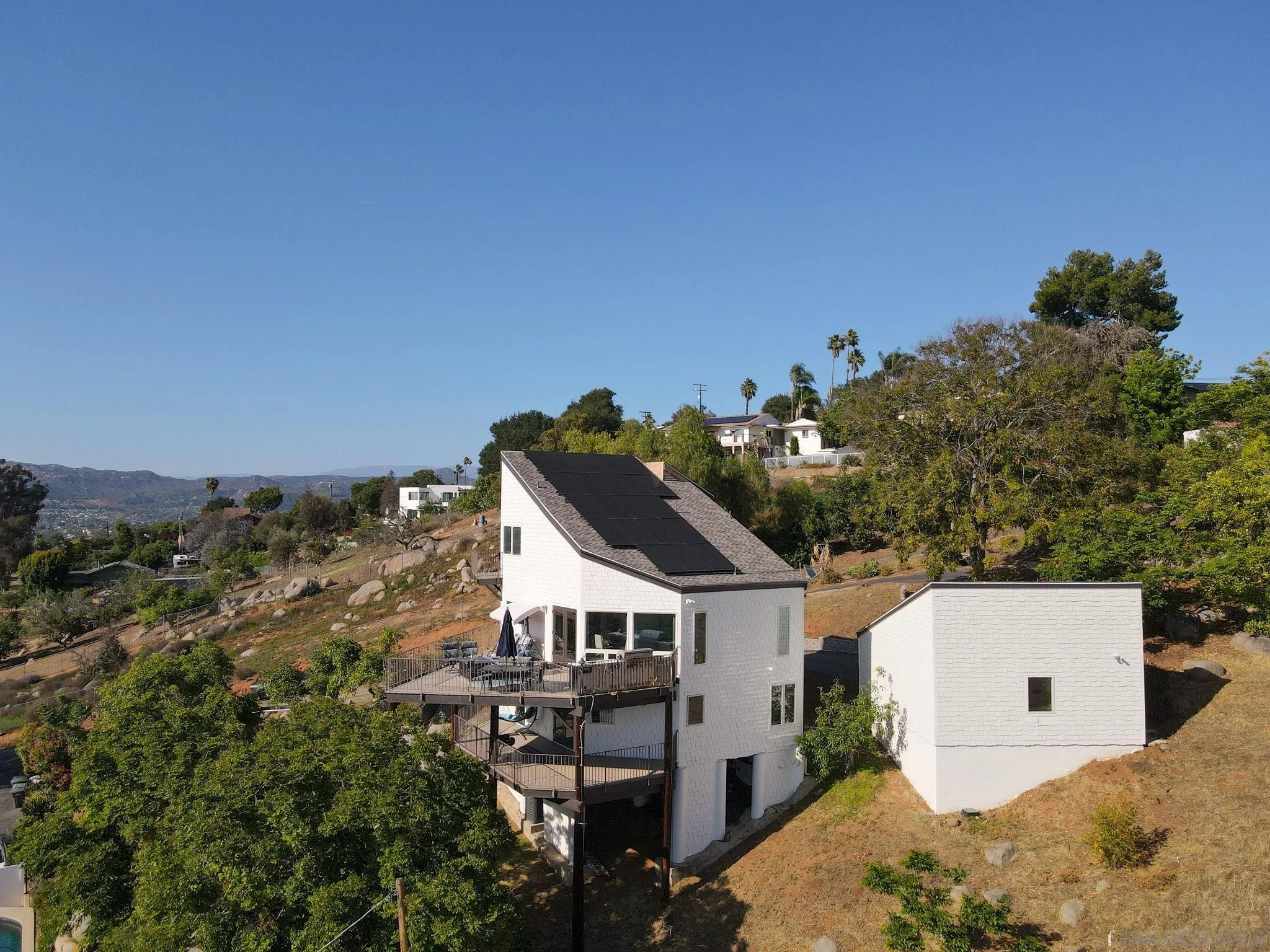 https://cdn.realtyfeed.com/cdn/127/260012131/ca150dc1d828baf6a25306385b22ca33.webp
