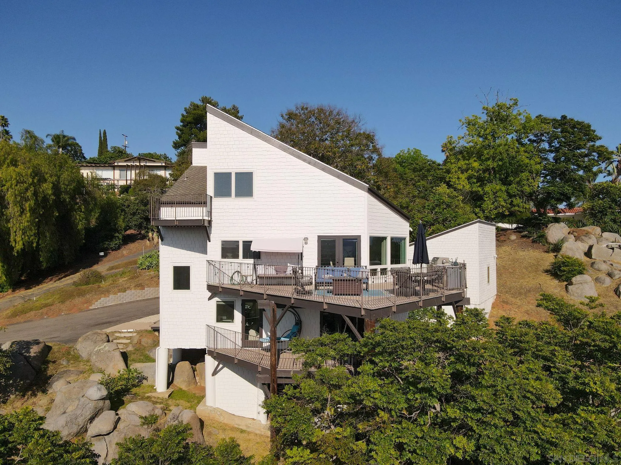 https://cdn.realtyfeed.com/cdn/127/260012131/dbaeb1416586bf279d6a9108e136a6c4.webp