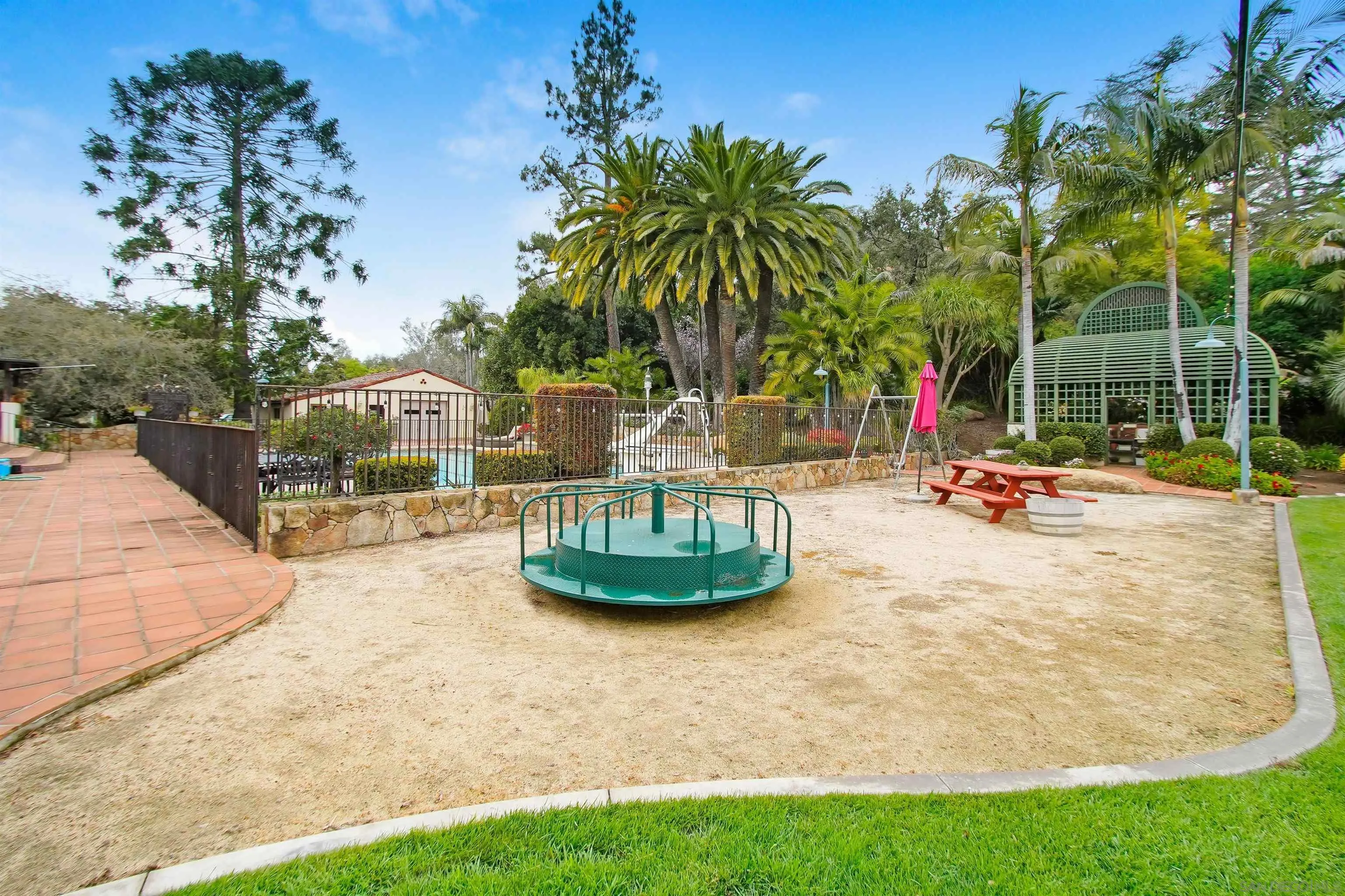 https://cdn.realtyfeed.com/cdn/127/260012132/35ca455b5f16cb7c4628fb8505d43f0a.webp