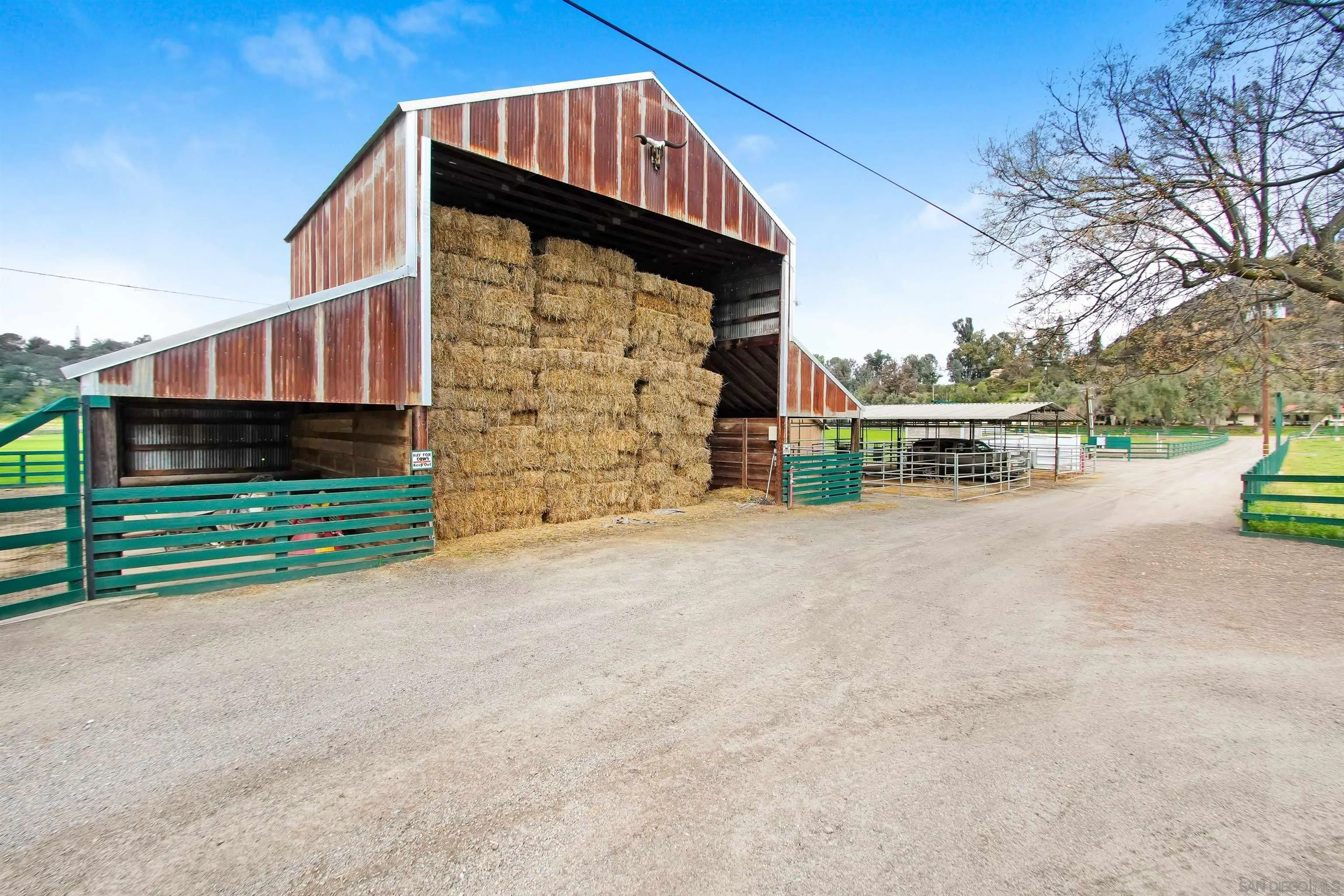 https://cdn.realtyfeed.com/cdn/127/260012132/4160621e78fe60bec93d2e409379074a.webp