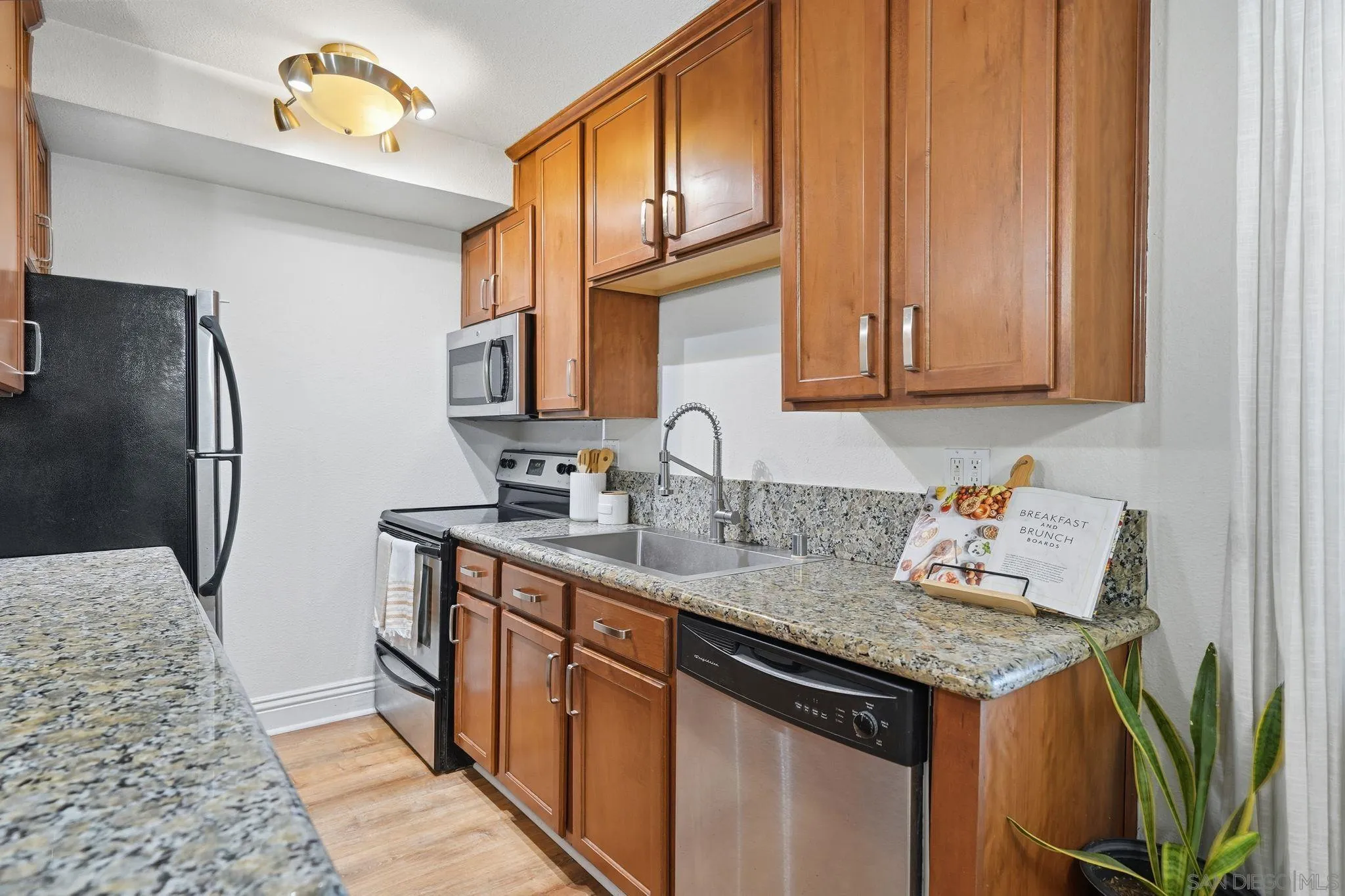 Photo #8: 260012145 Listing: Photo #8