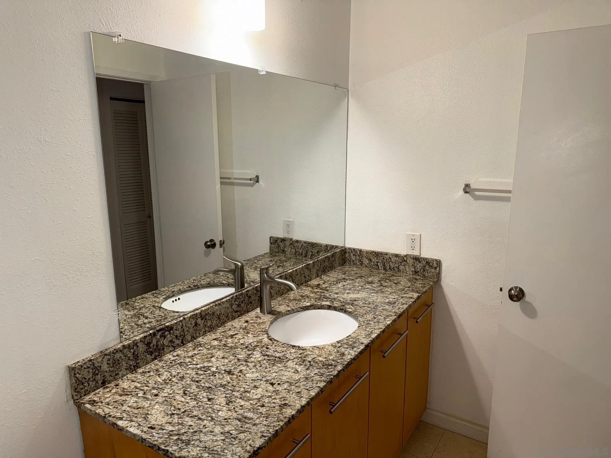 Photo #14: 260012147 Listing: Photo #14