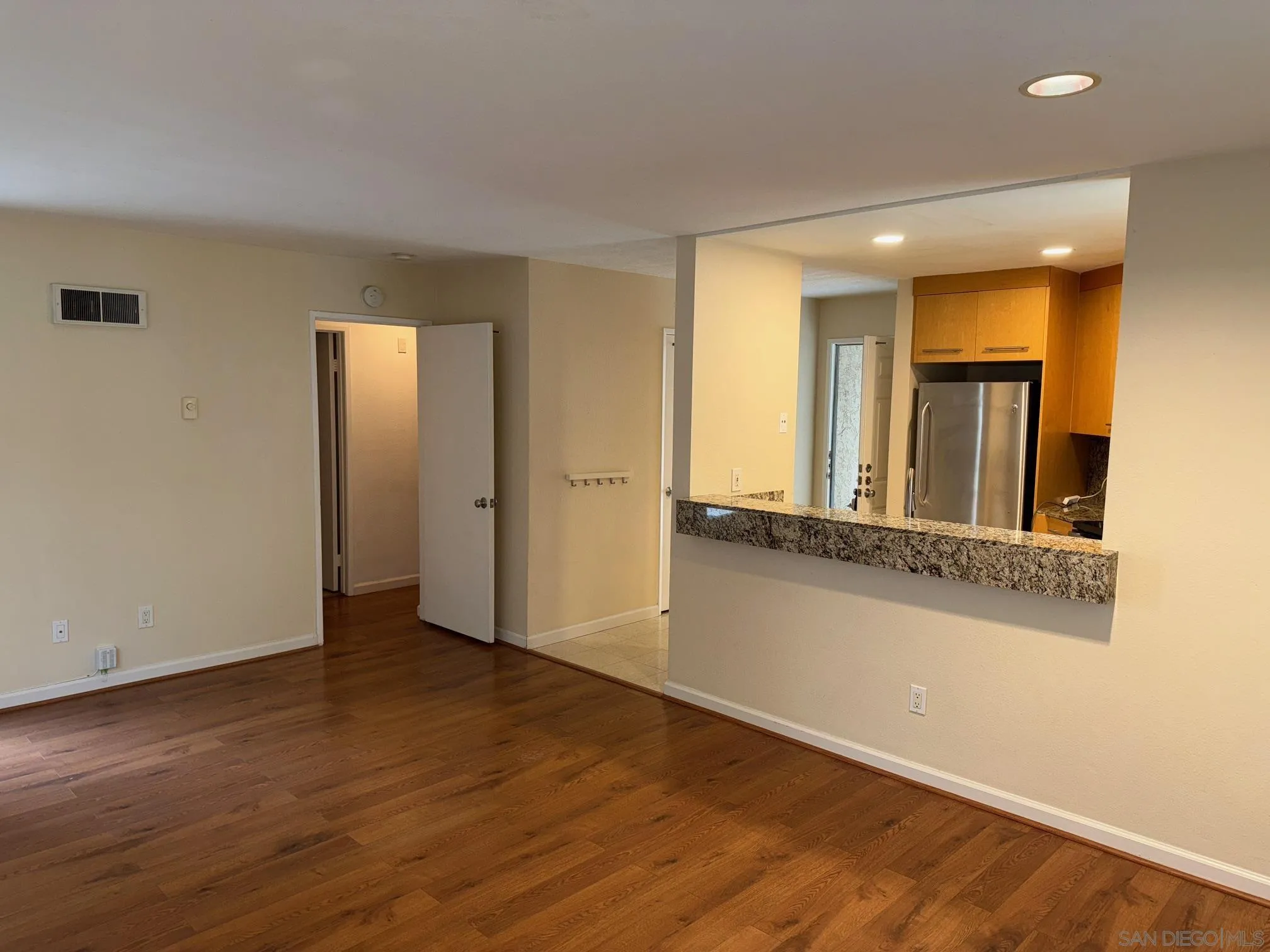Photo #5: 260012147 Listing: Photo #5