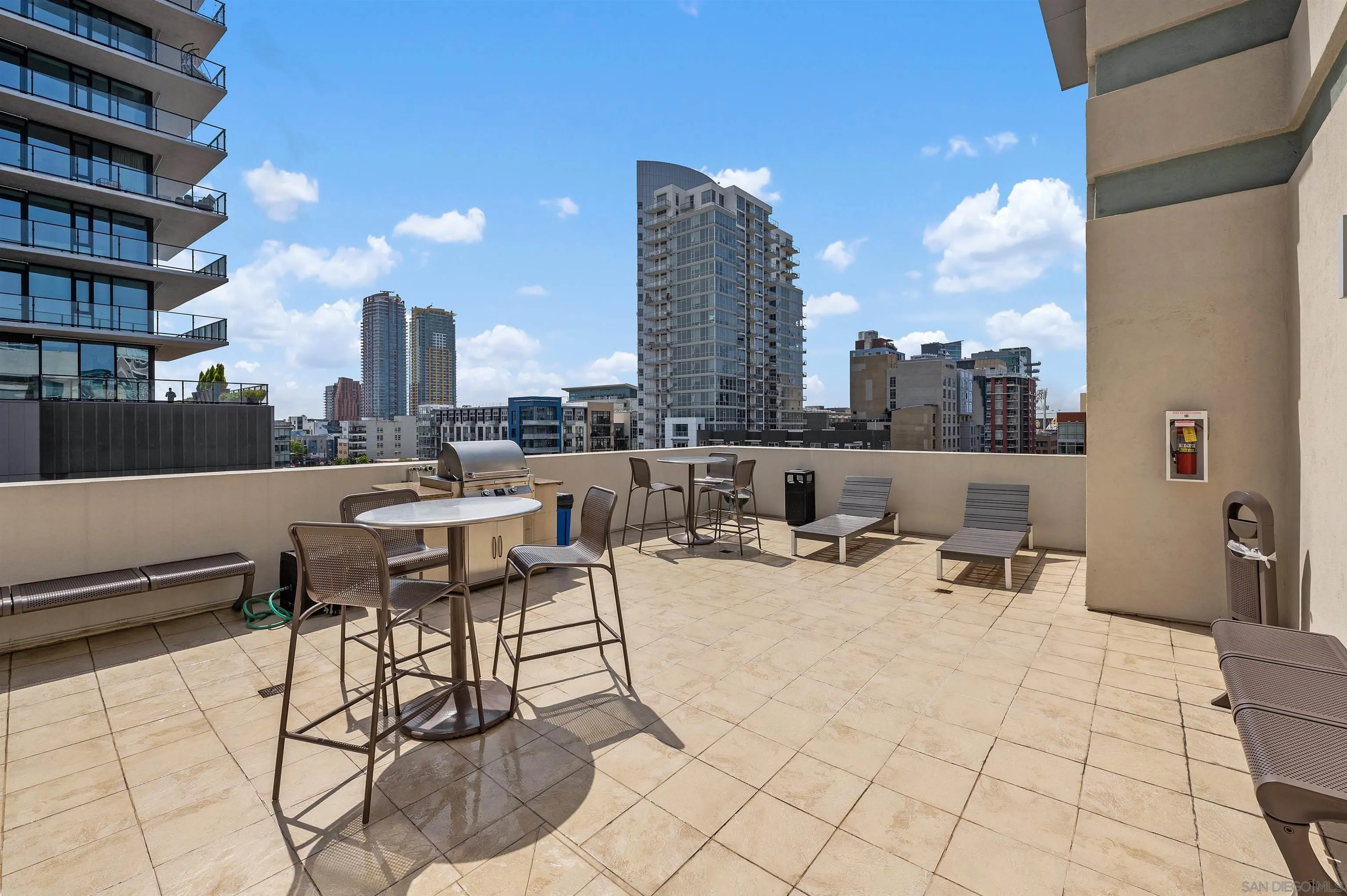 https://cdn.realtyfeed.com/cdn/127/260012149/5bf1af1de0e28cdc59b4f704800ae6c0.webp