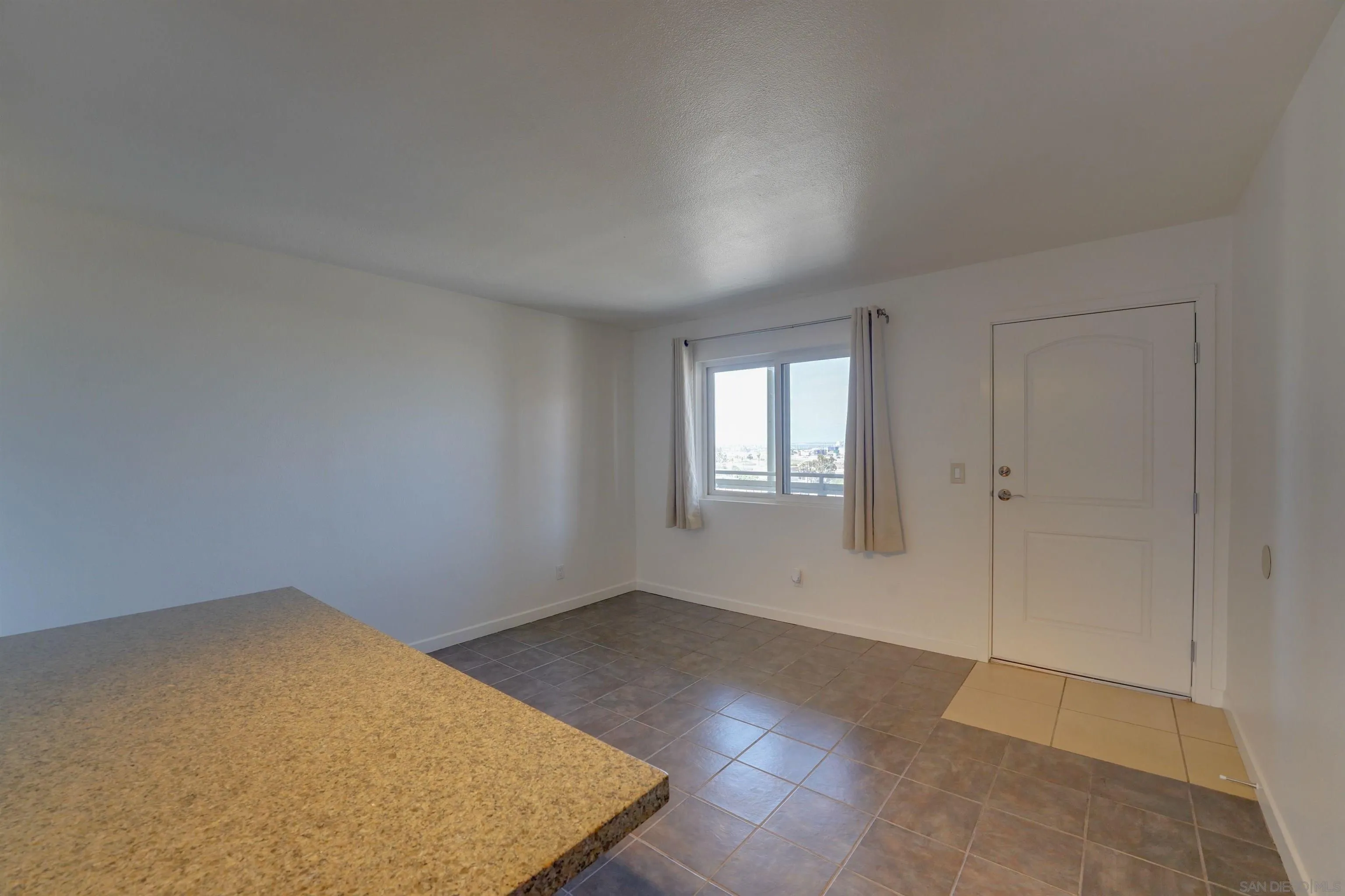 Photo #5: 260012156 Listing: Photo #5