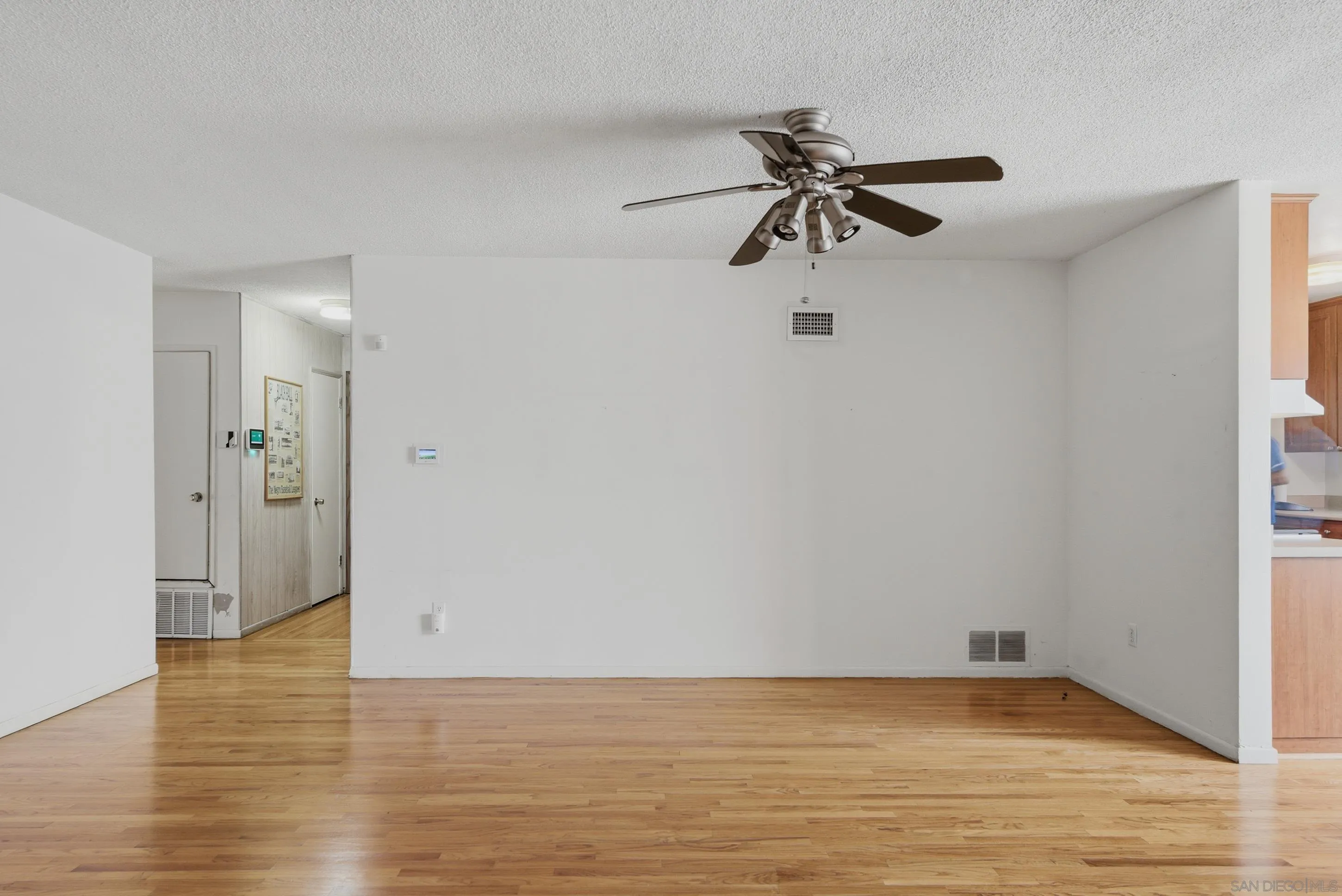 https://cdn.realtyfeed.com/cdn/127/260012161/0e22fbdc00b463c8ccecba0b970c18ee.webp