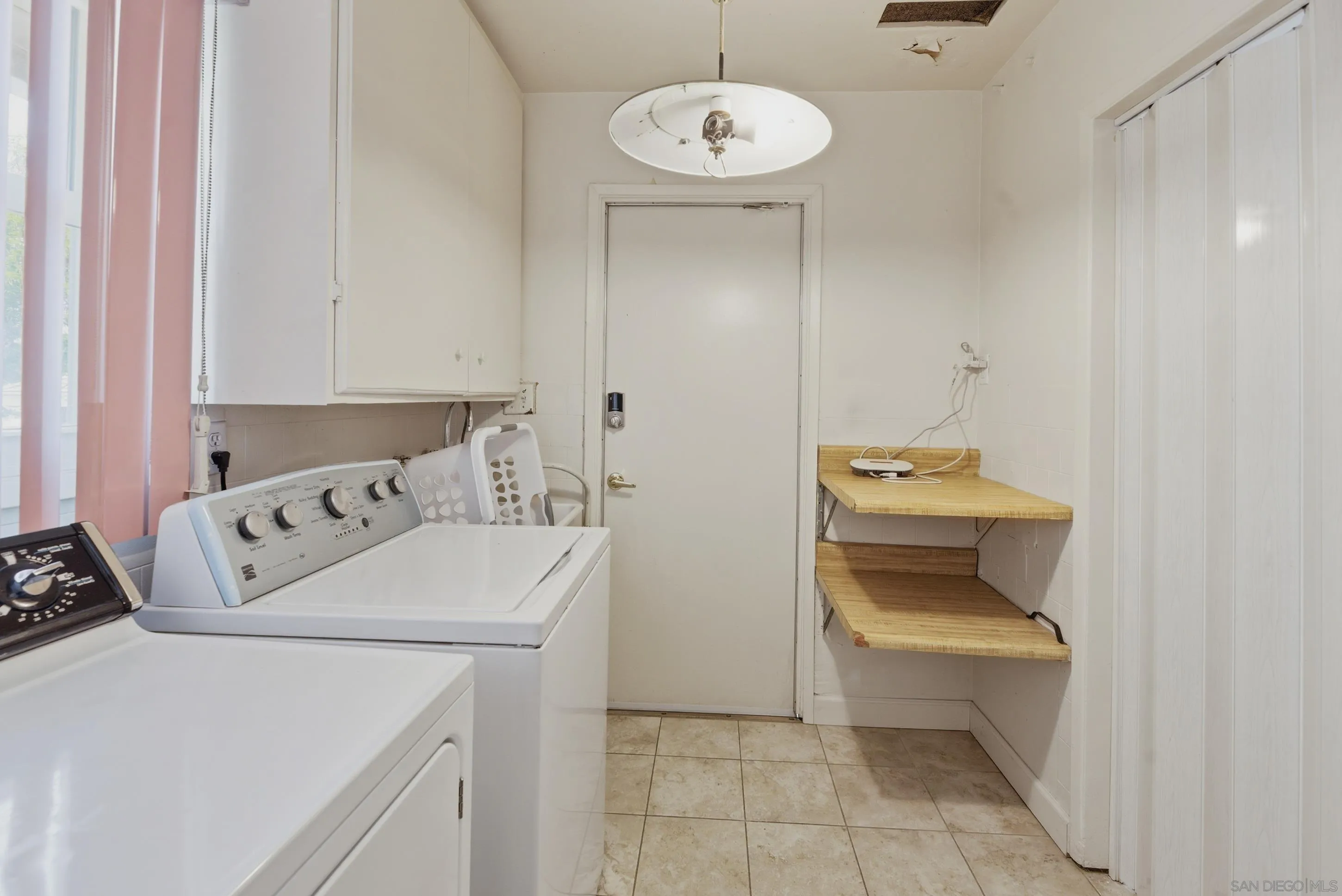 https://cdn.realtyfeed.com/cdn/127/260012161/28d0d3d7c4ff8b51d21cc2434a435bf9.webp