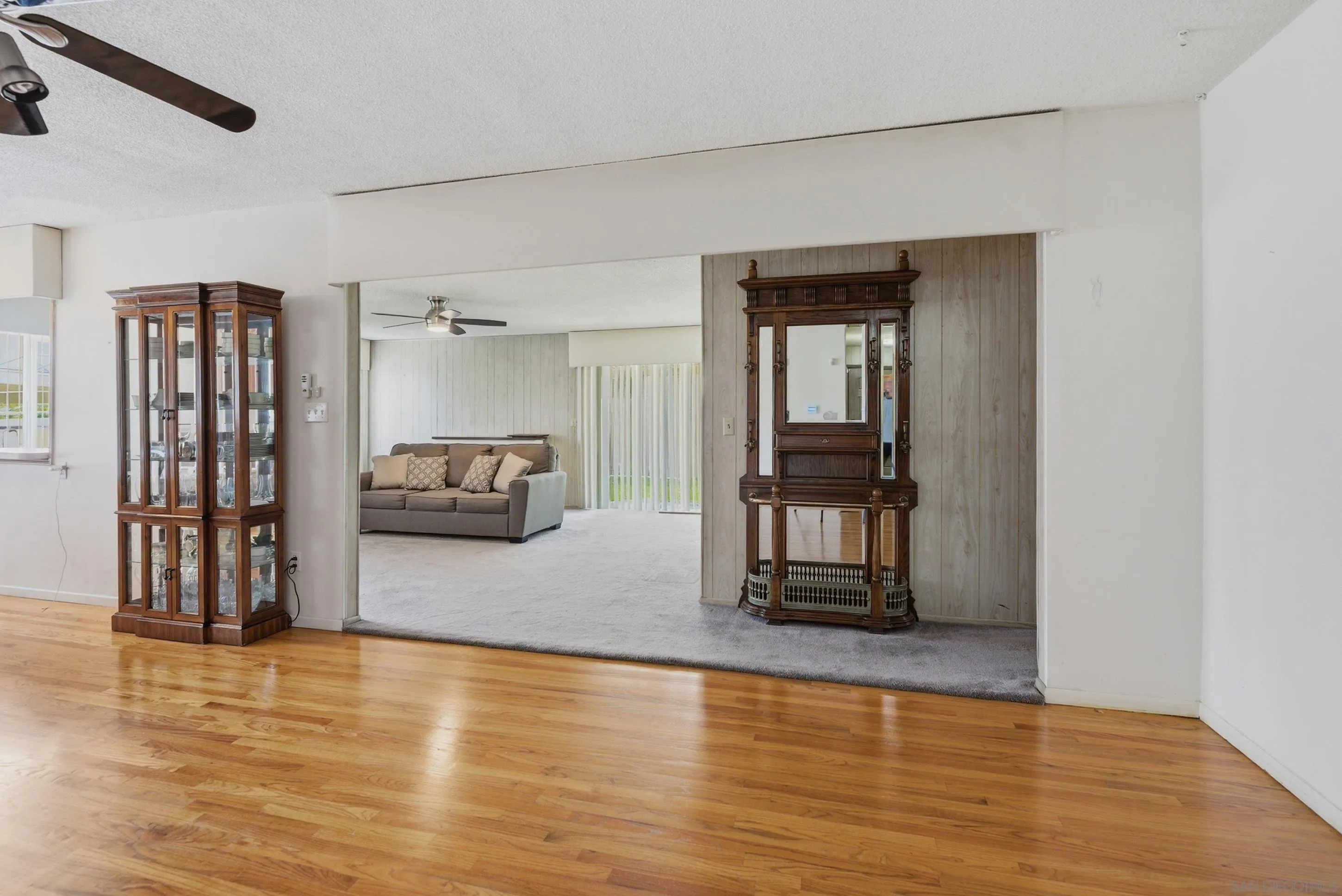 https://cdn.realtyfeed.com/cdn/127/260012161/9b8c8b2a58c2beae9268b0ff140c131b.webp