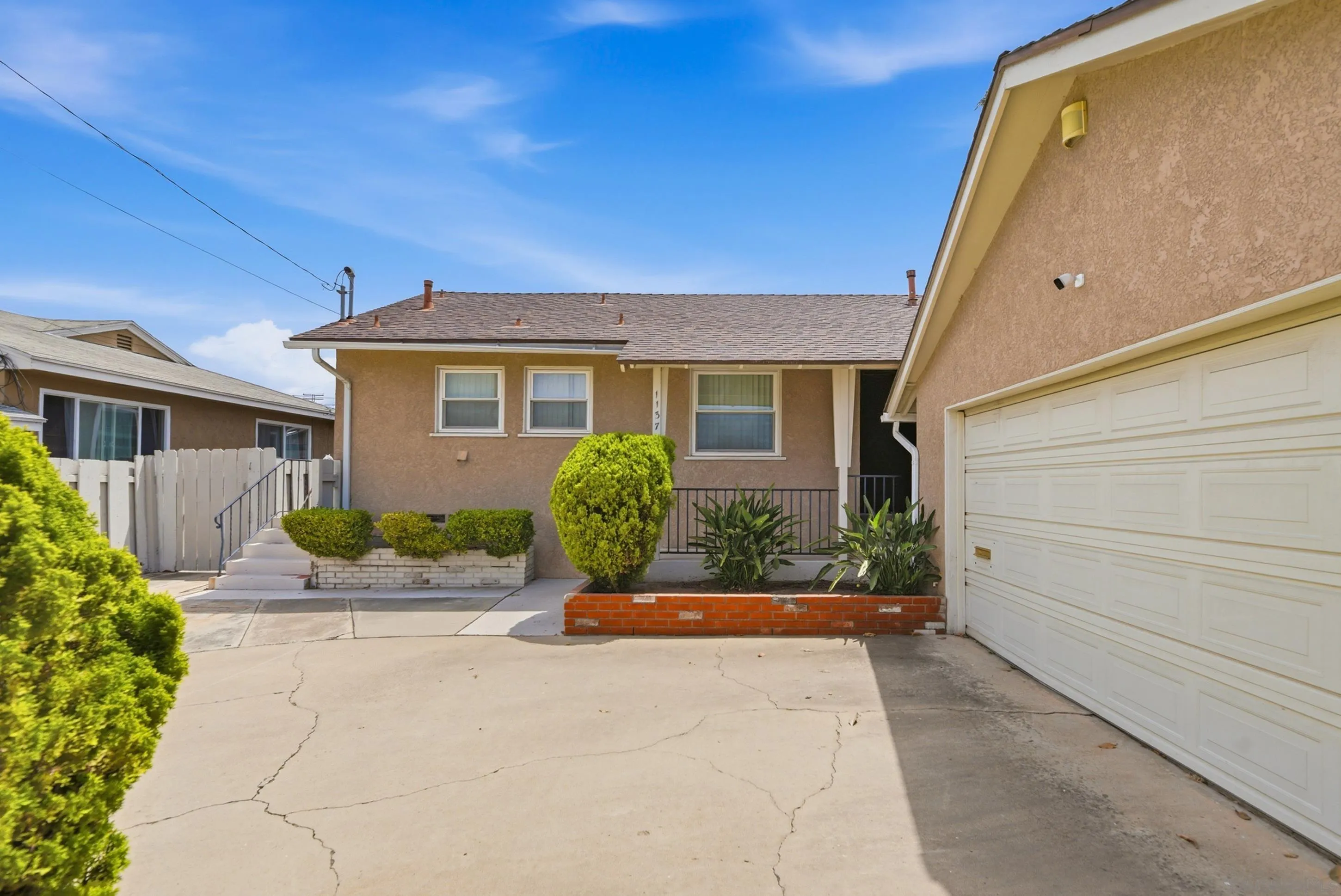 https://cdn.realtyfeed.com/cdn/127/260012161/ee303dd3948aad7005ff272731ac1c2e.webp