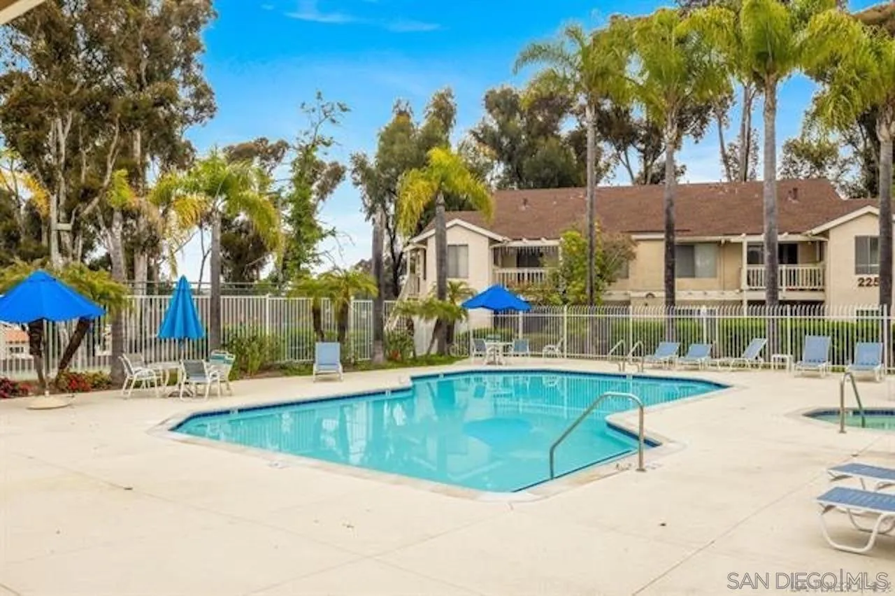 https://cdn.realtyfeed.com/cdn/127/260012162/97f25d0b9db81daab8196462b70153ec.webp